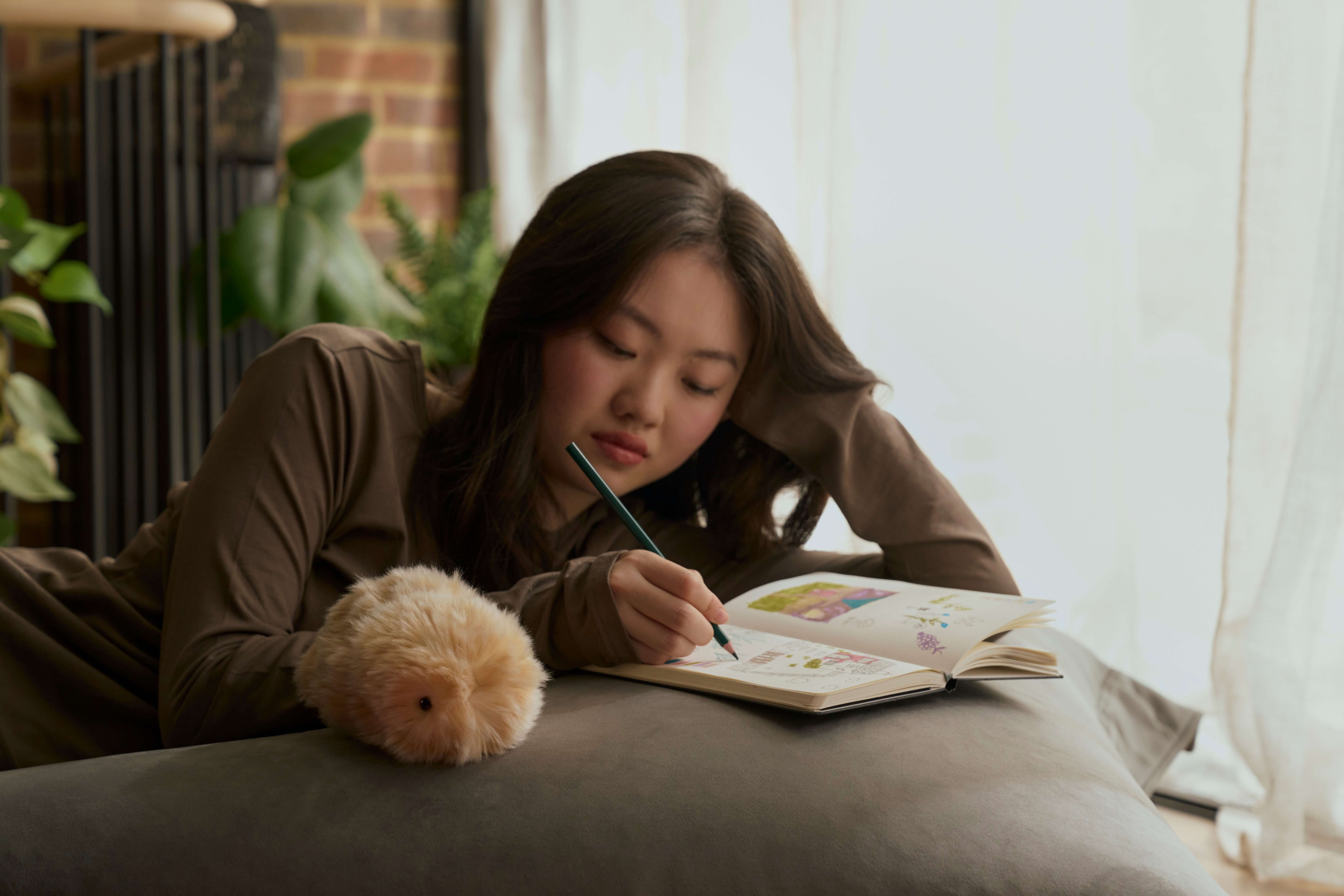 Moflin Charging Station Photography