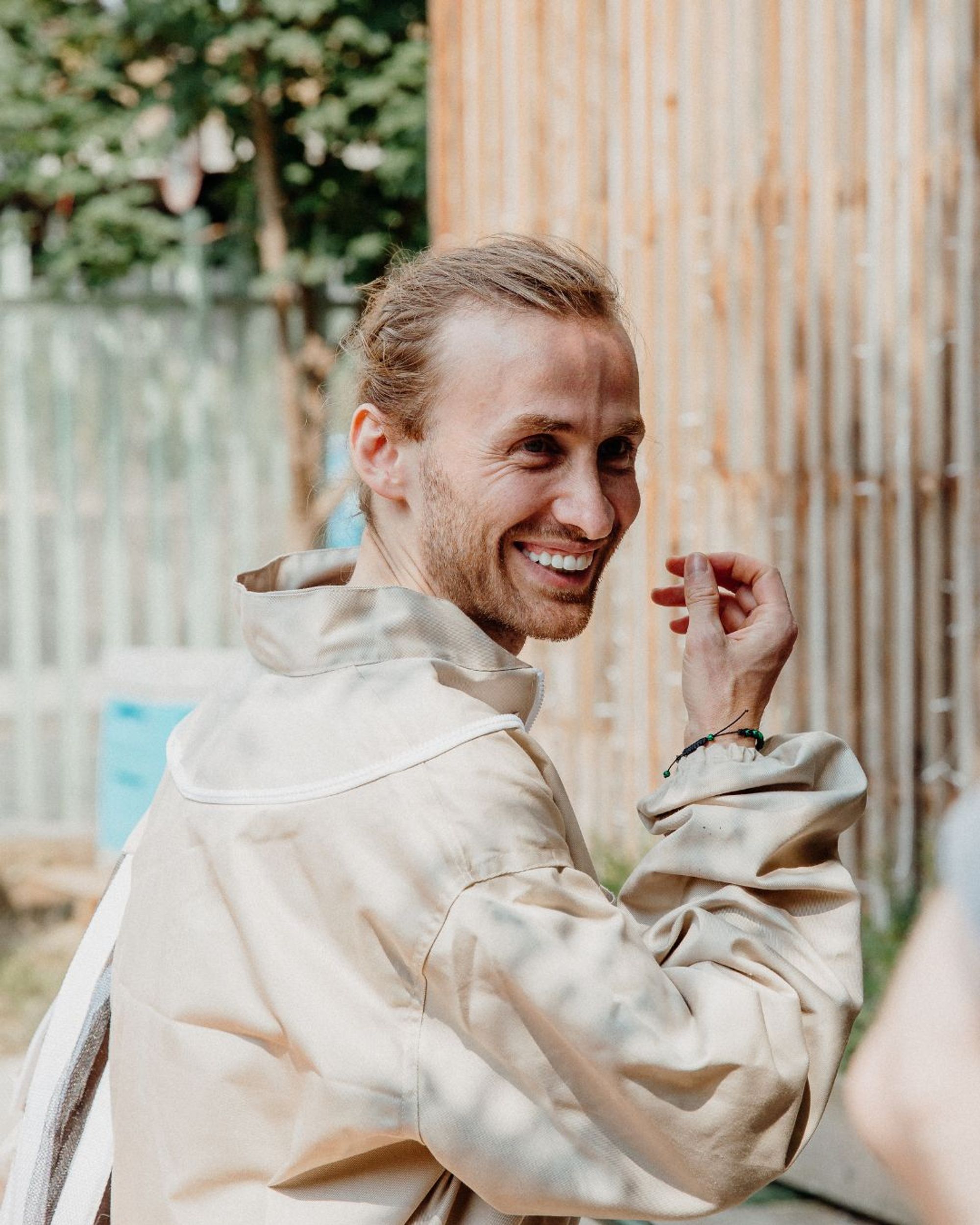 Ali Alzein, Bees & Refugees x Gramafilm