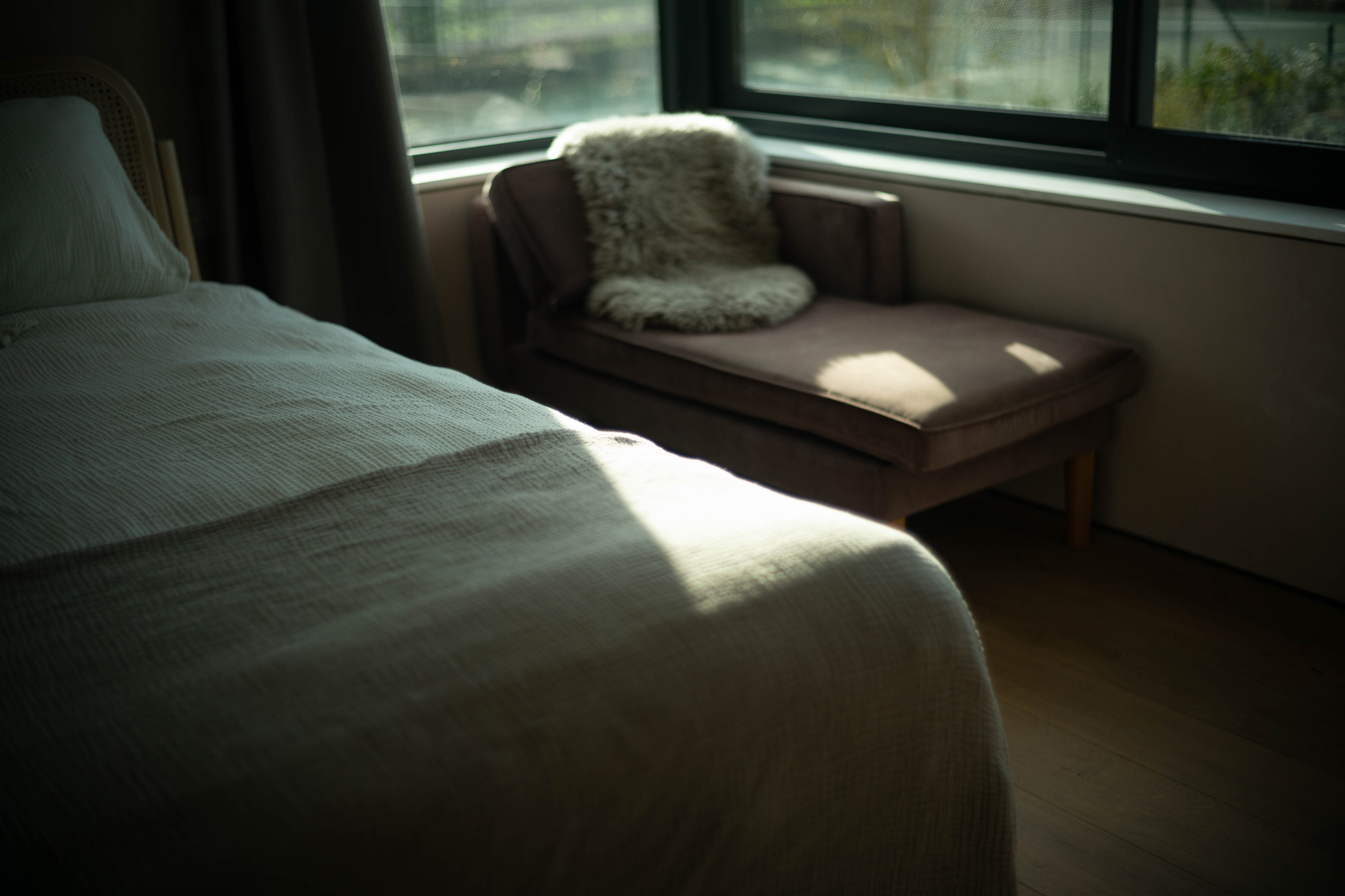 Lighting Location, Antler Luggage