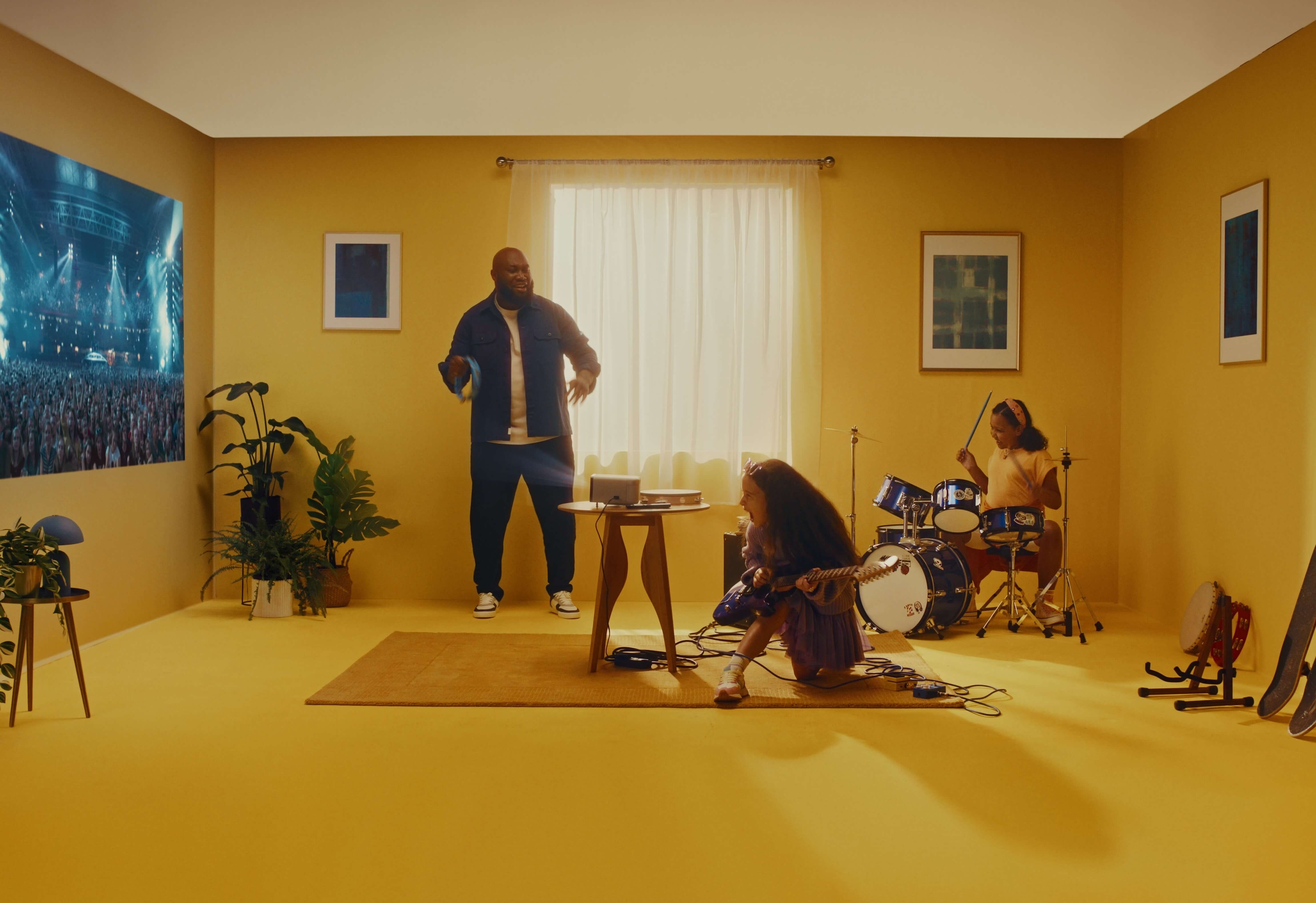 Projector_Brand_Film_Still Projector_Brand_Film_Still