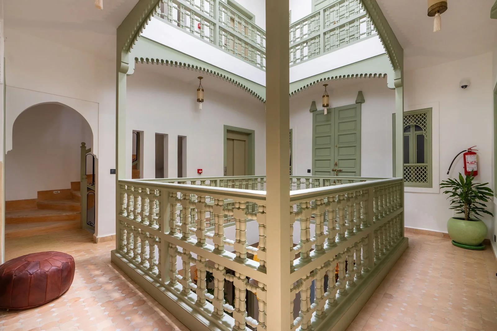 Trois étages autour de la lumière