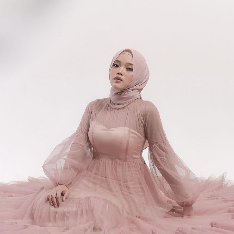 Putri Delina