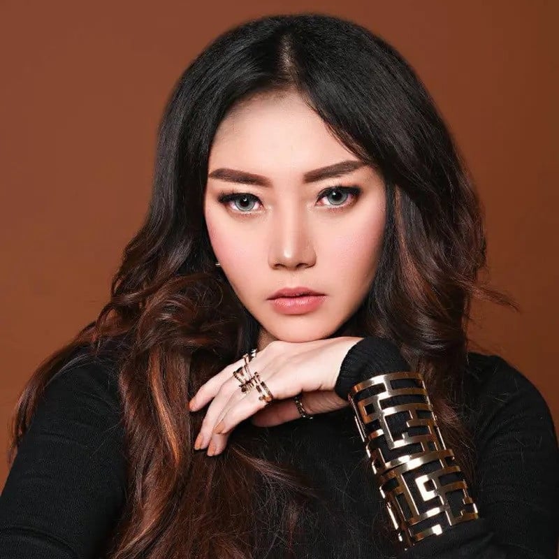 Iva Novanda