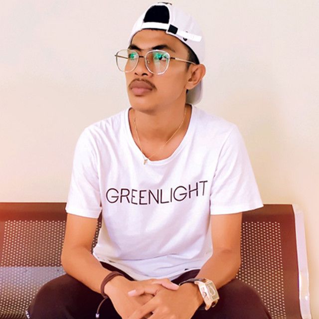 FRESLY NIKIJULUW