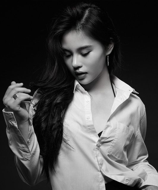 Zoe Levana