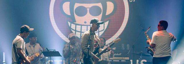 Monkey Boots