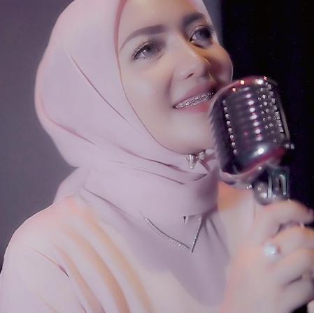 Ria Amelia