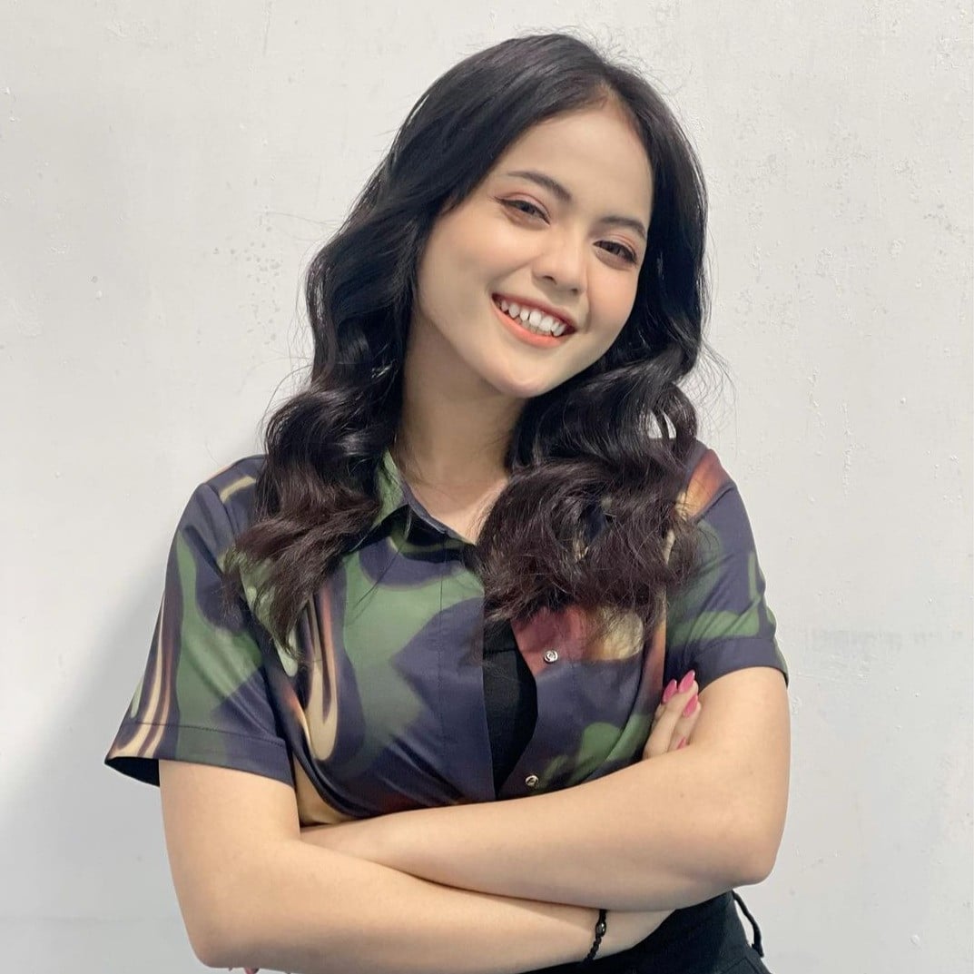 Putri Isnari