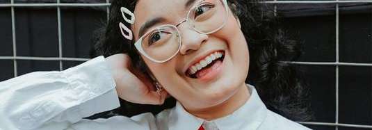 Dhira Bongs