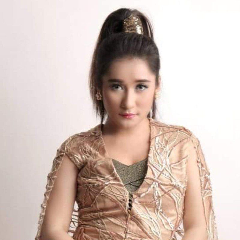 Azizah Maumere