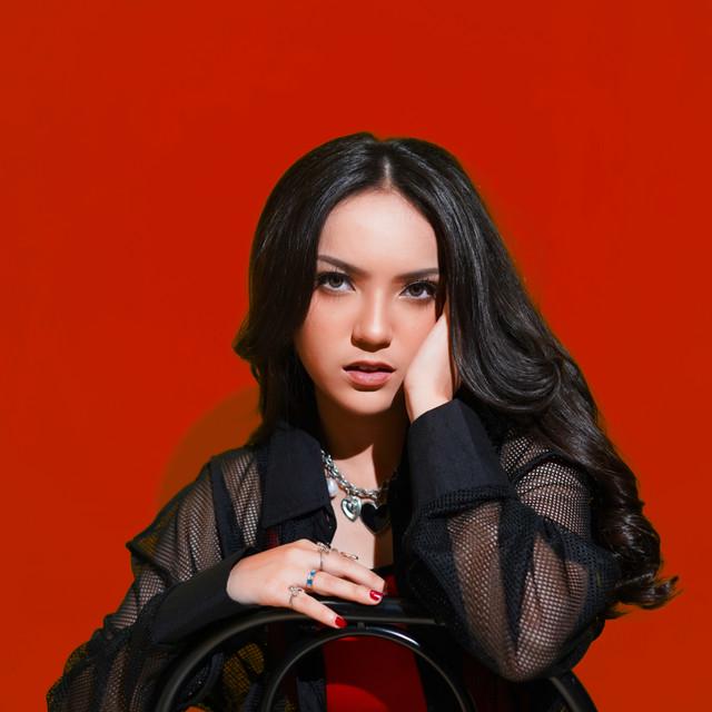Alisha Dira