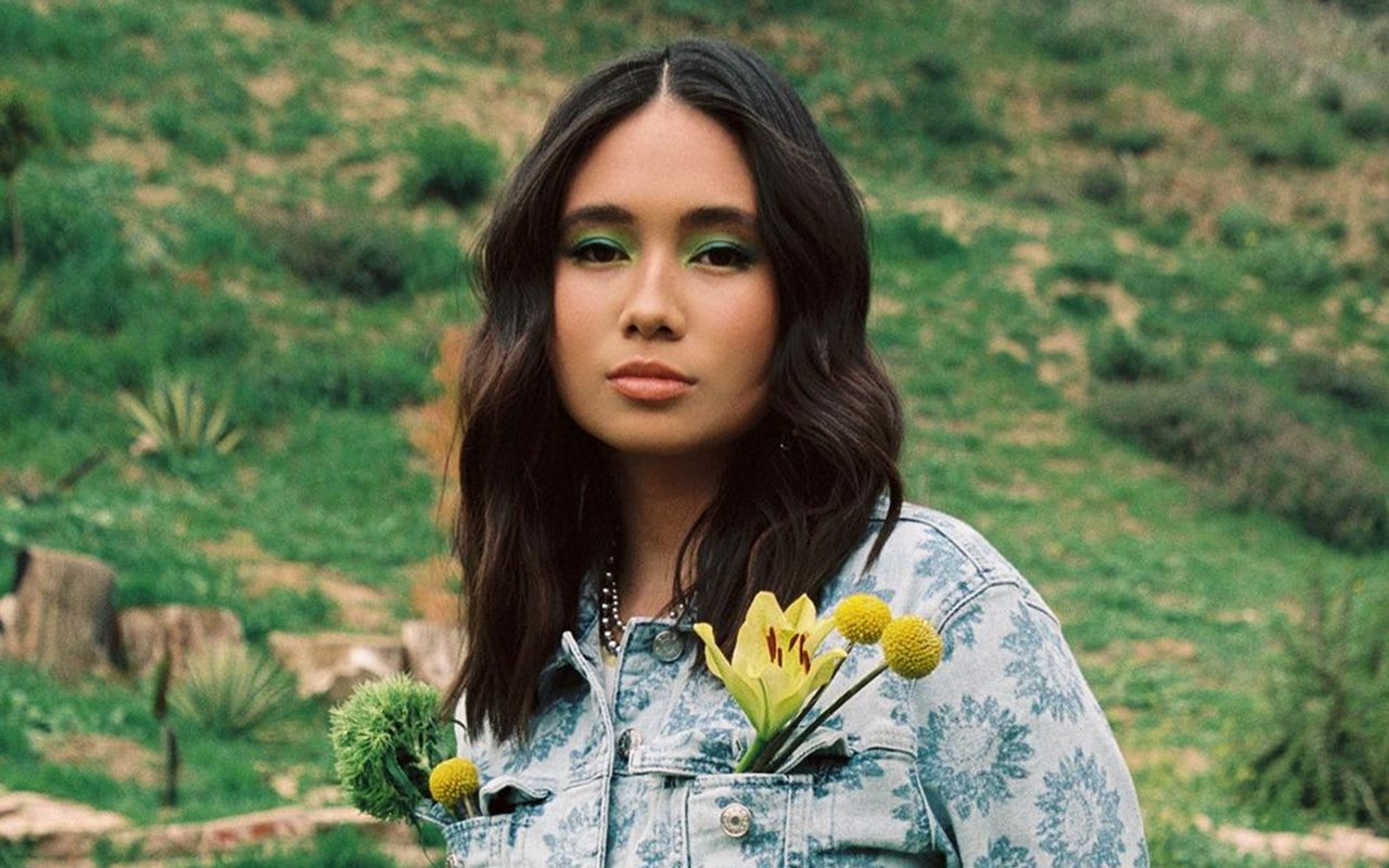 NIKI Ada di Rank #10 Daftar Influence Indonesia — Bisa Nggak Prambanan Jazz Bantu Dia Naik Lagi?