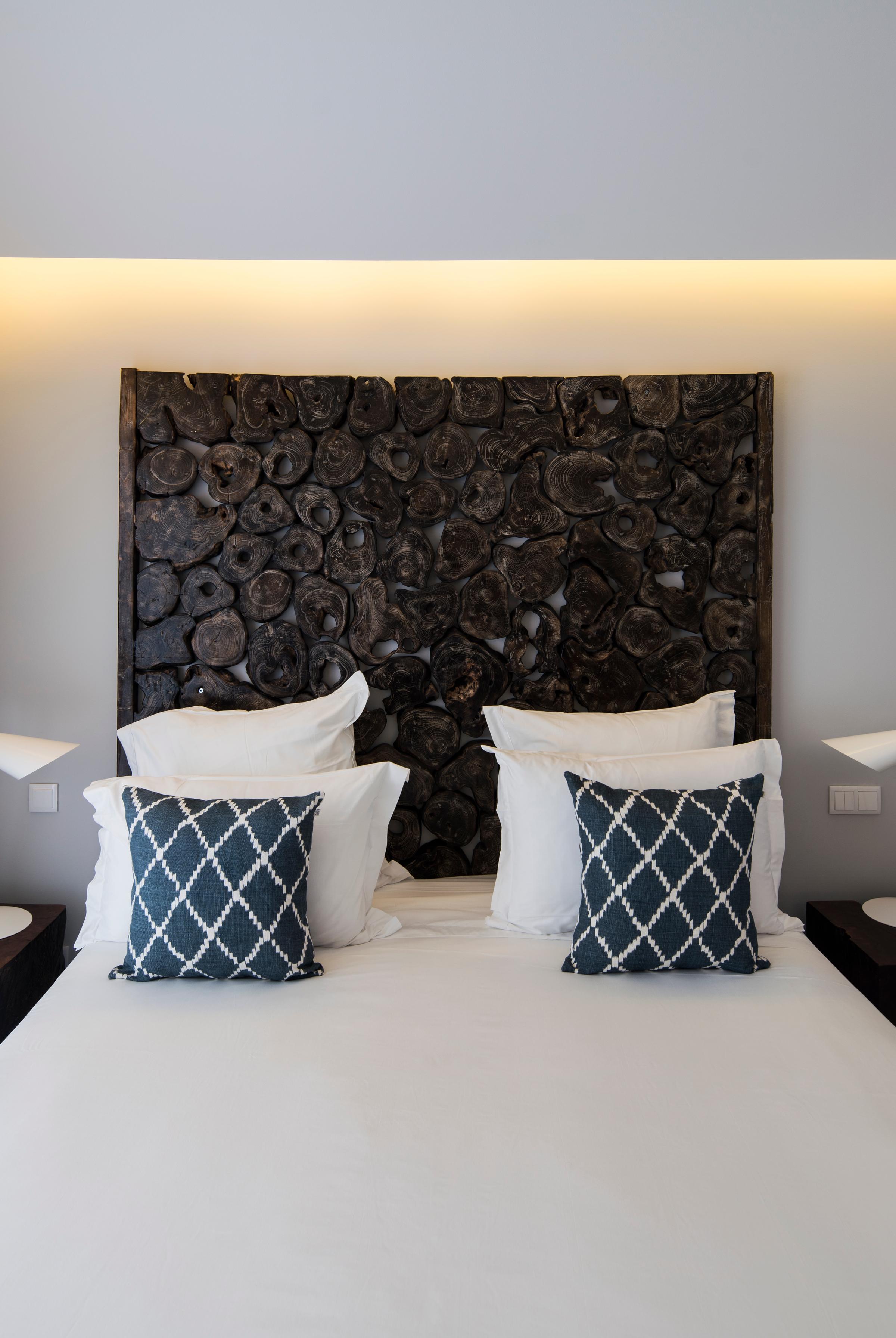 Simple elegance meets restful charm in your villa room at Sublime Comporta.