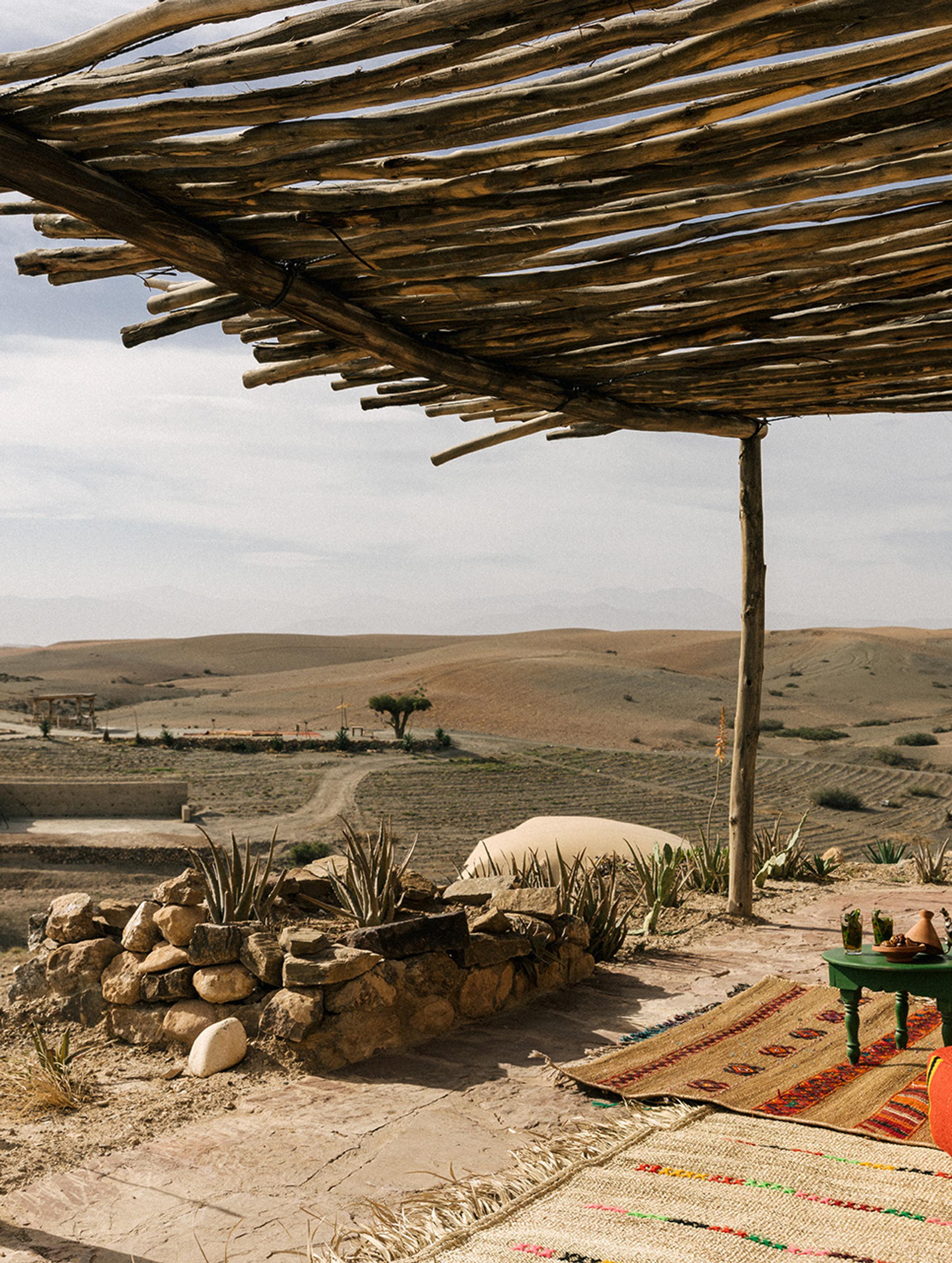 Desert lodge with view over the mountains