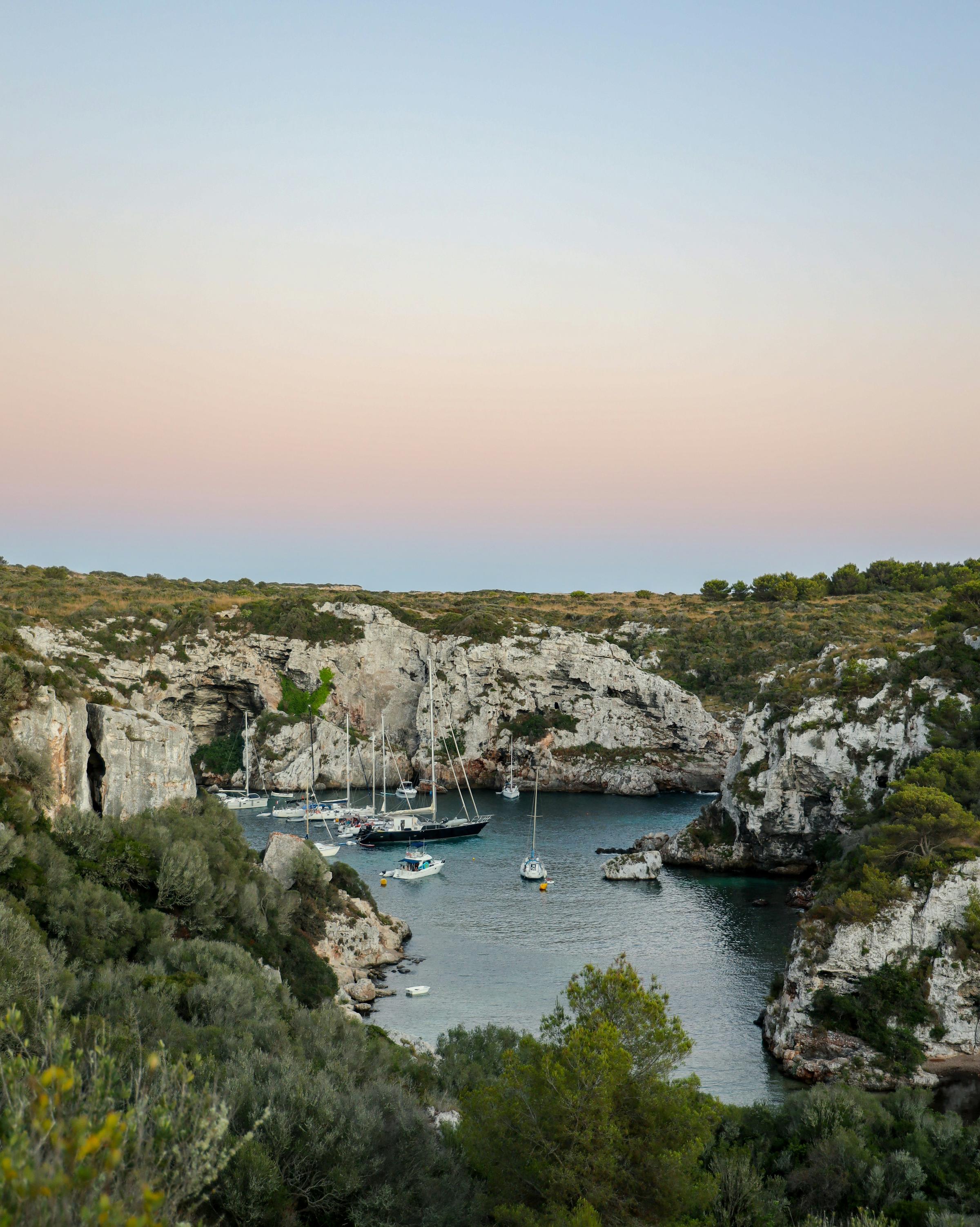 Light, space, and stillness—Son Blanc’s interiors are designed for presence. This tranquil setting in Menorca is the ideal backdrop for yoga, inner work, and complete nervous system reset.
