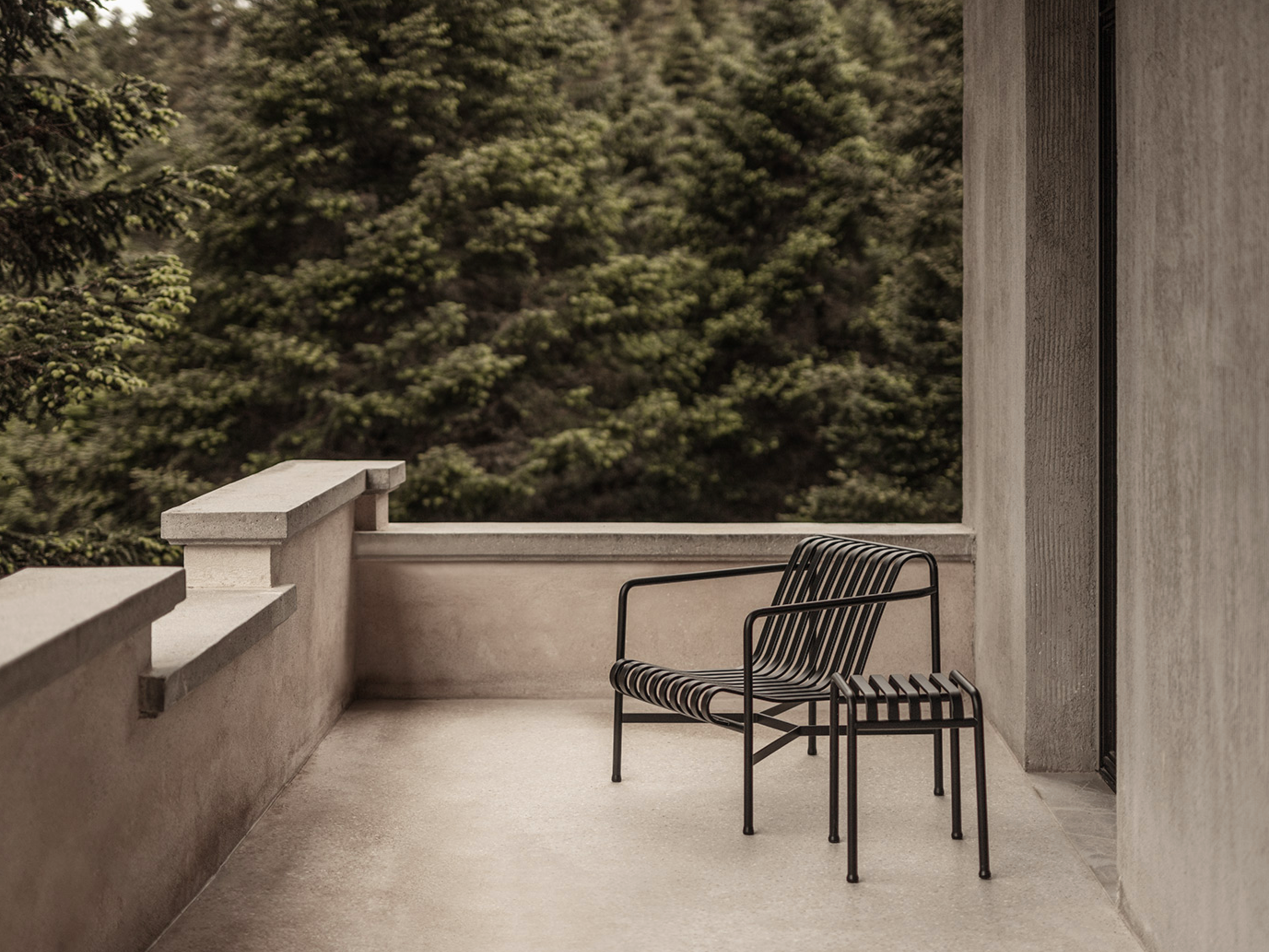 Stylish Junior Suite at MANNA, designed for ultimate comfort, combining natural aesthetics with refined luxury.