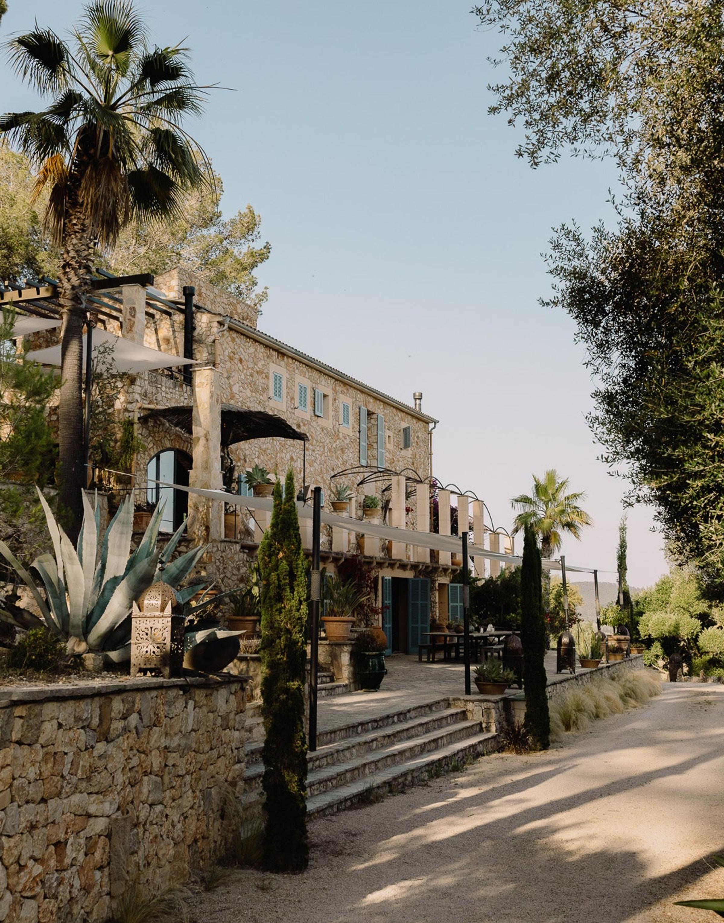 Mediterranean nature and landscape in Mallorca during the Moon Sisters x Kaer women’s retreat, a transformational wellness retreat surrounded by island nature.