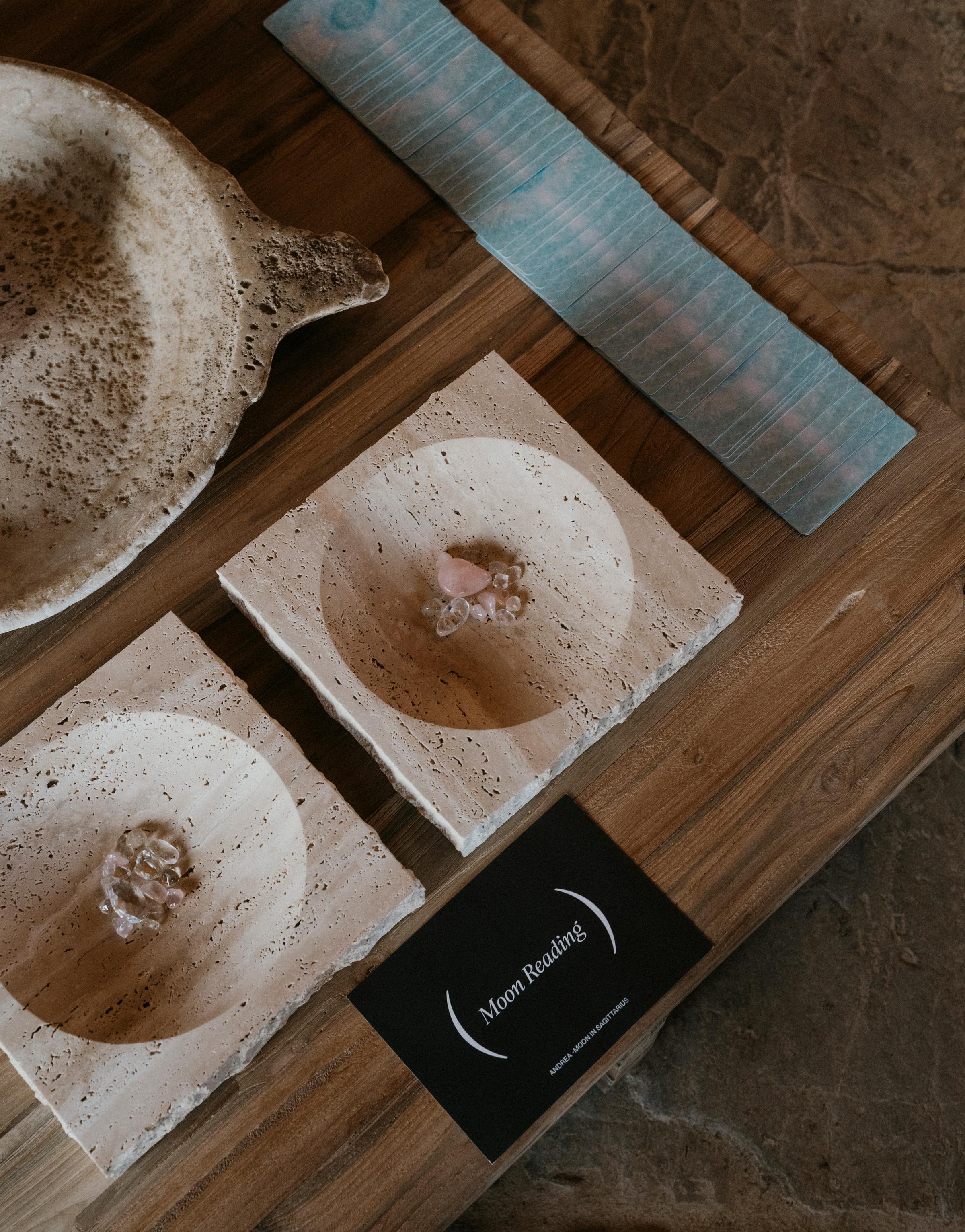 Atmosphere of the Moonsisters x Kaer retreat with moments of reflection, nature, and community during a luxury women’s wellness retreat.