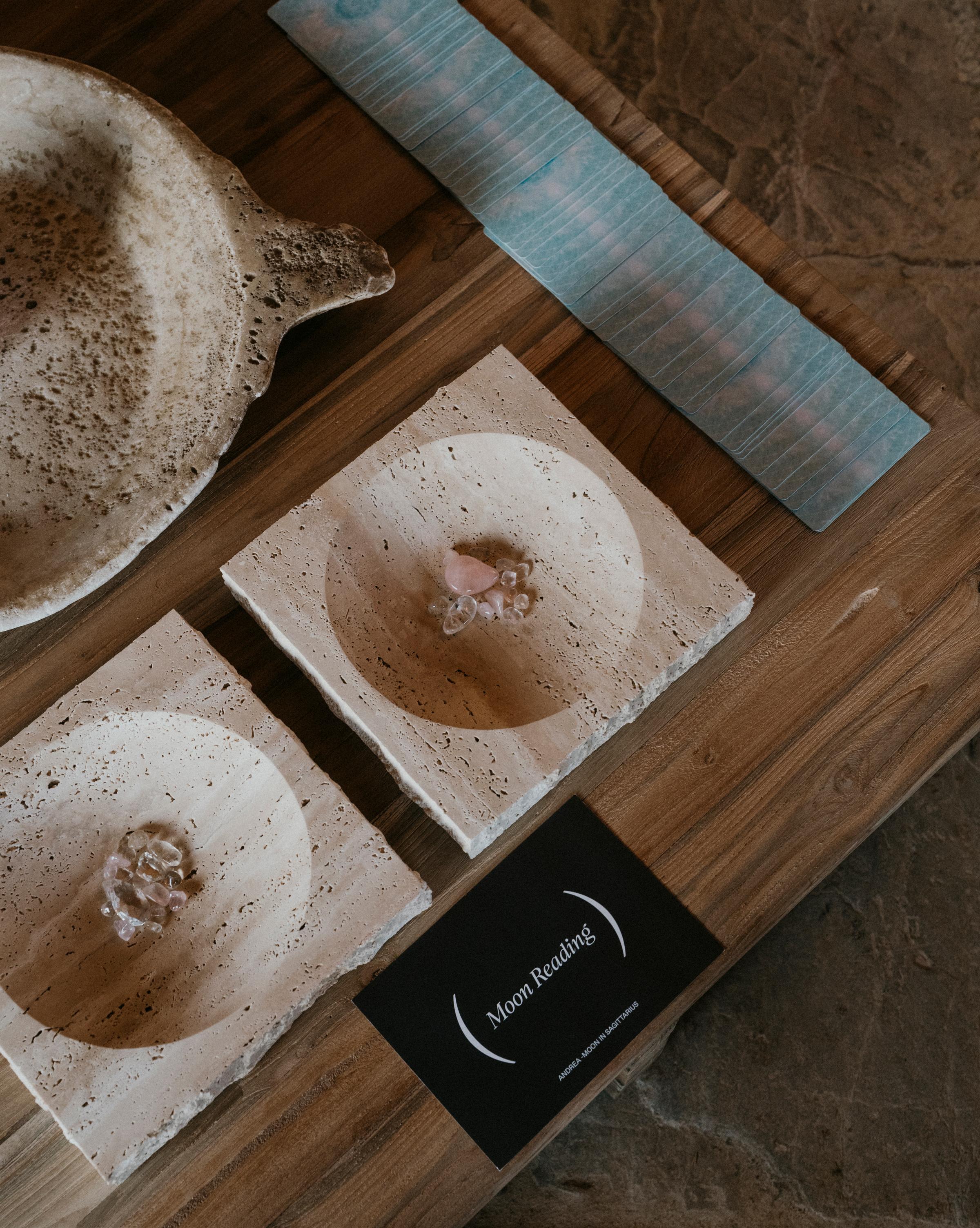 Atmosphere of the Moonsisters x Kaer retreat with moments of reflection, nature, and community during a luxury women’s wellness retreat.