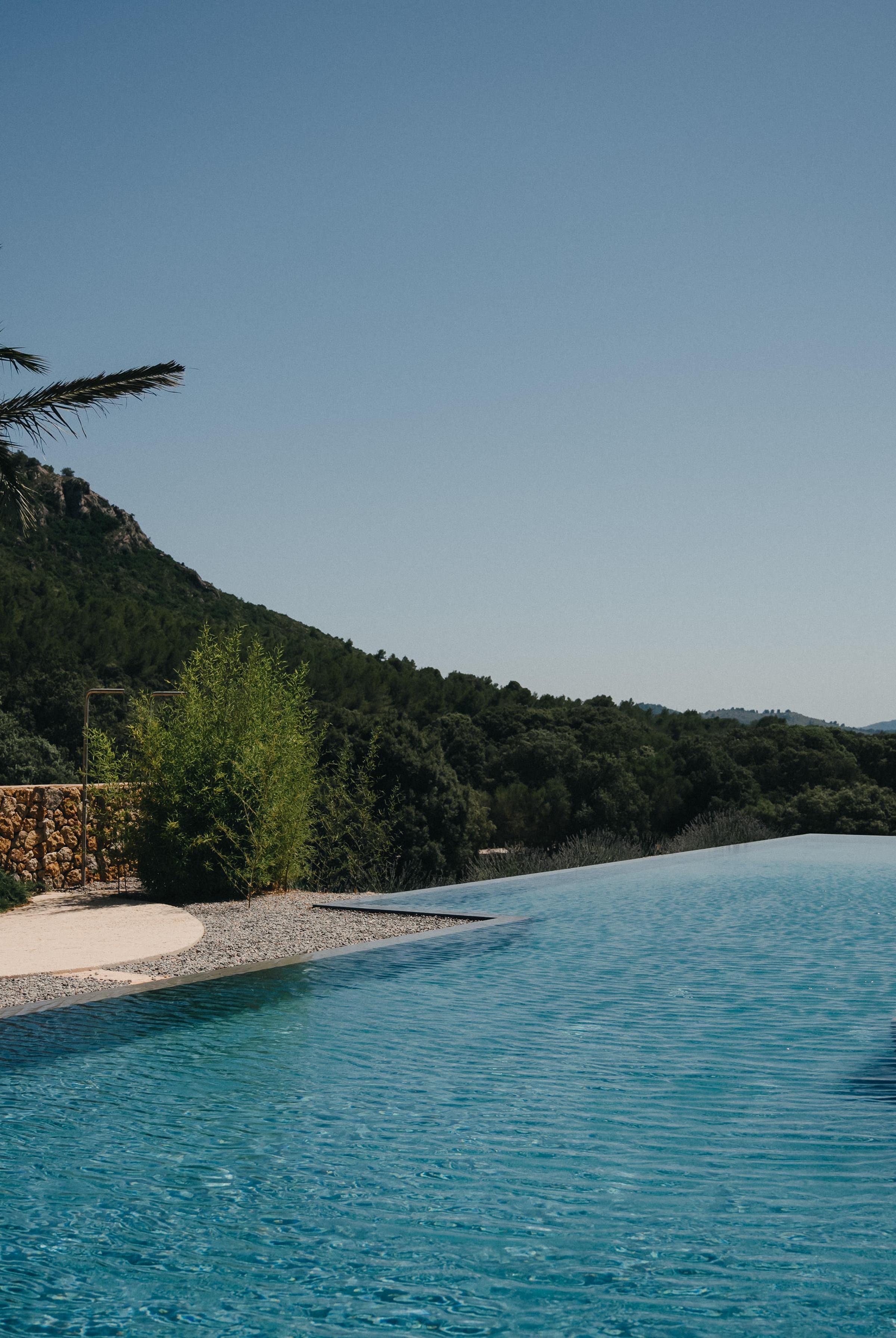 Unwind in a space where simplicity meets sophistication at Es Racó d’Artà.