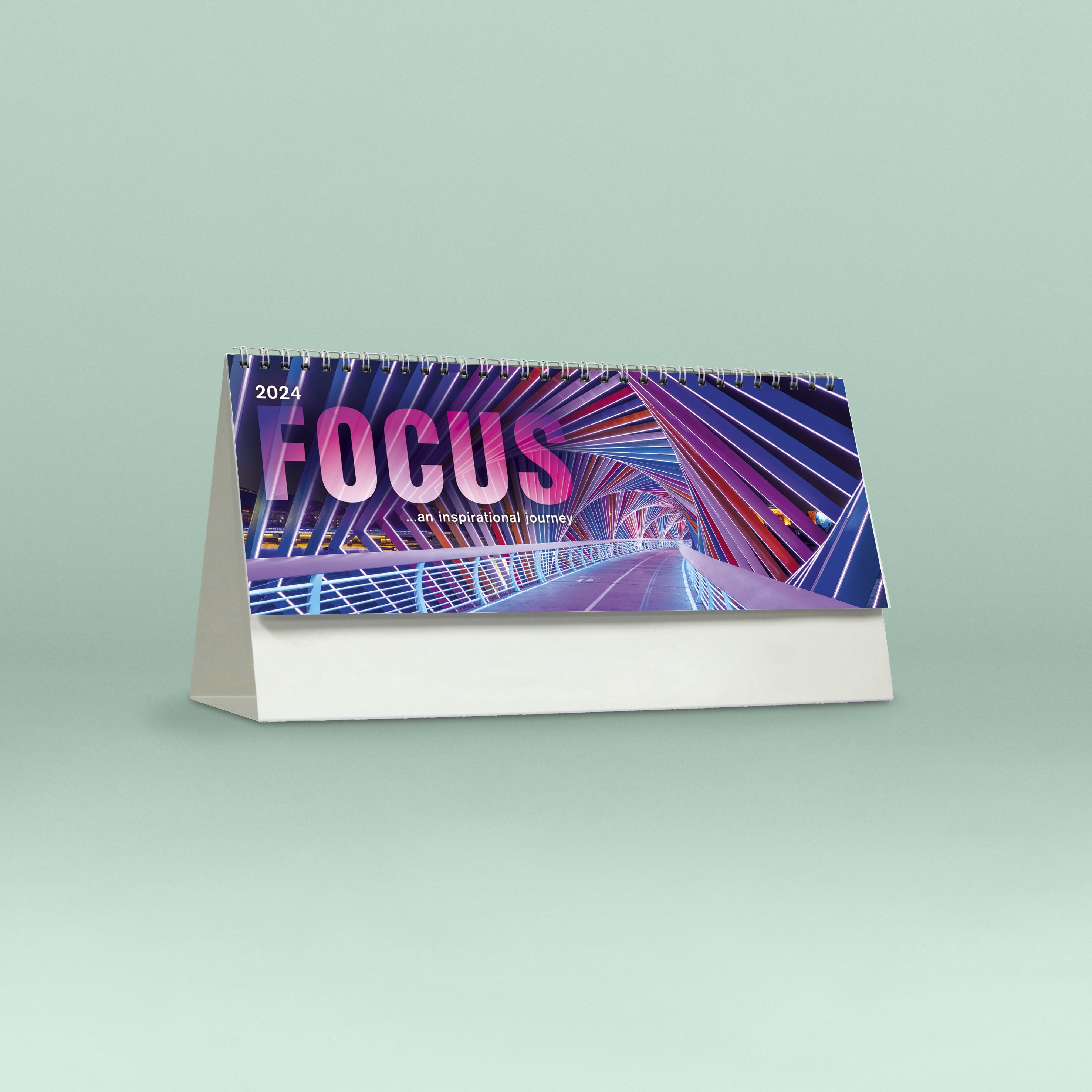 4423_Focus_Desk_00