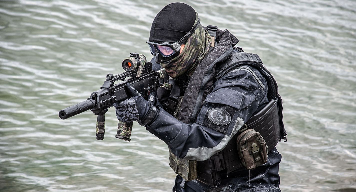 Drysuits & diving suits - Military