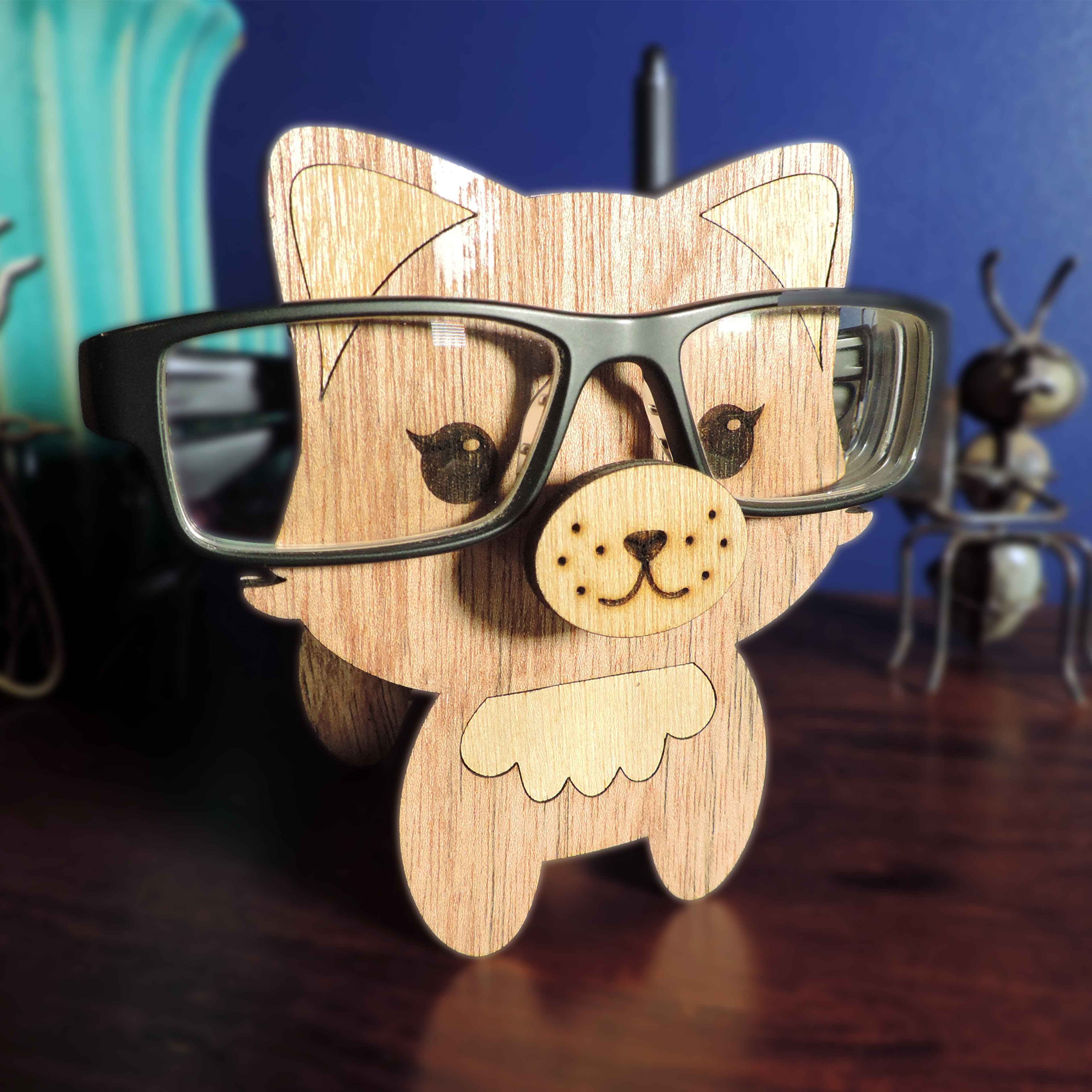 Laser-cut cat glasses holder, 5 mm plywood