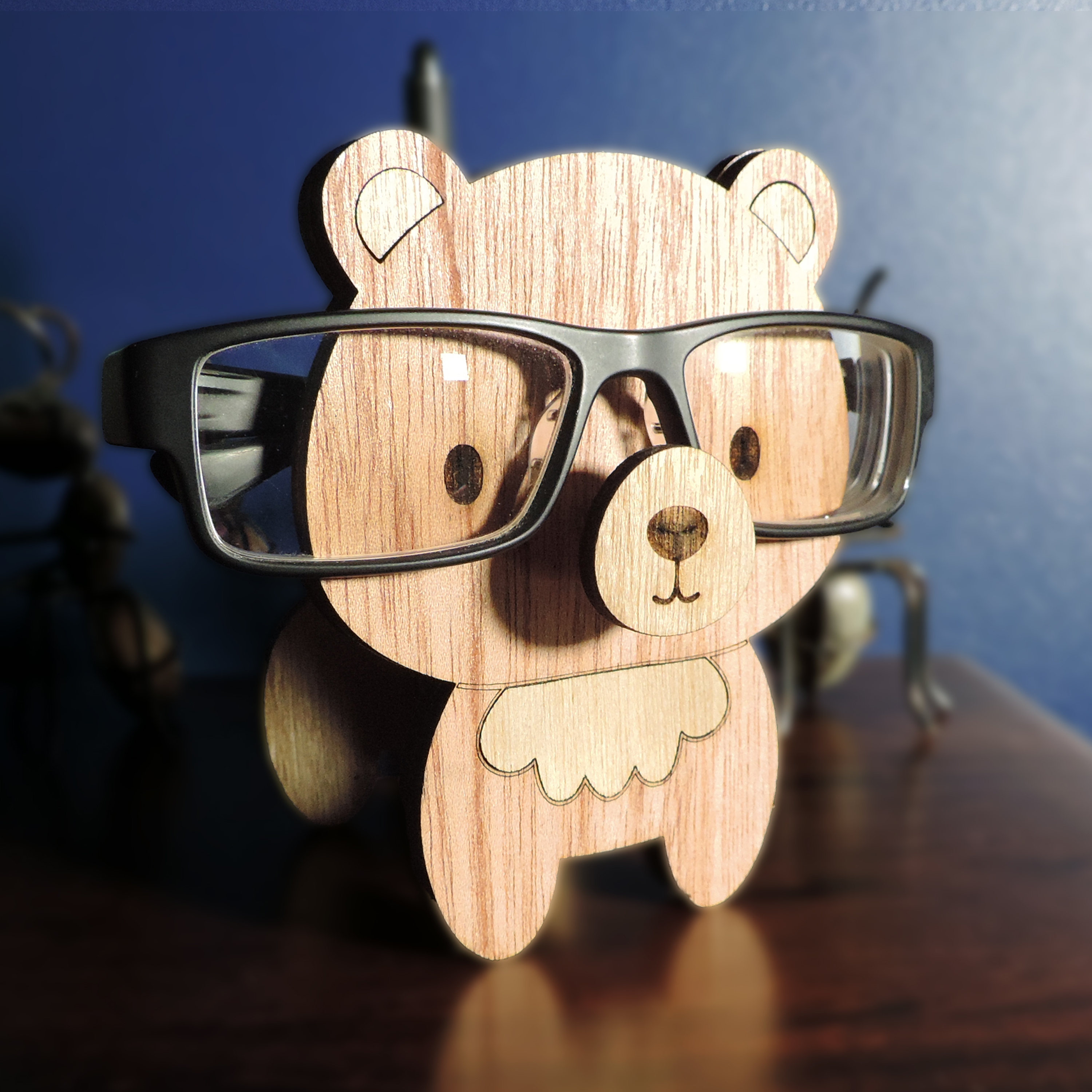 Laser-cut bear glasses holder, 5 mm plywood — cherry, blank (3.5 × 5 in)