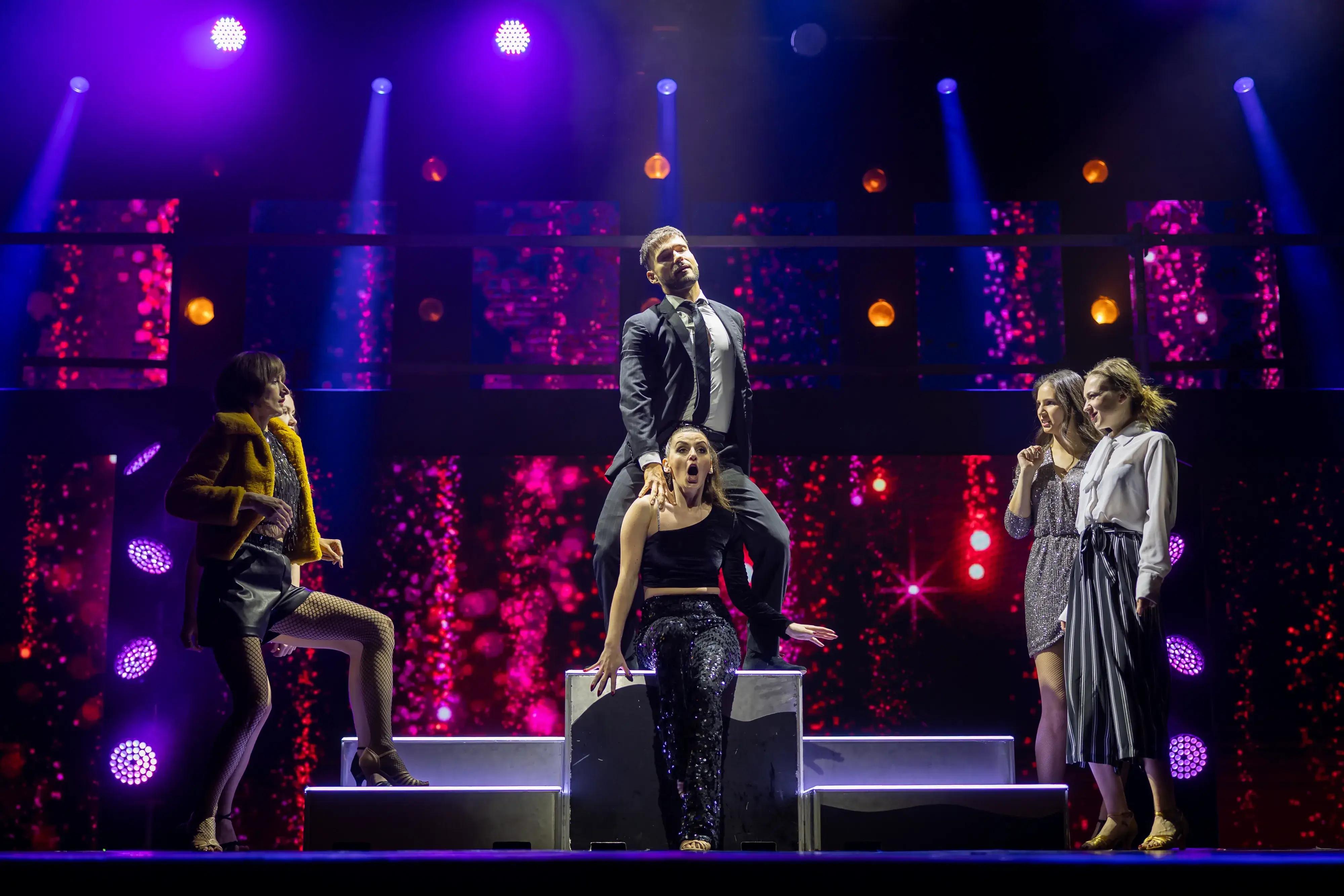 The Full Monty - Image 7