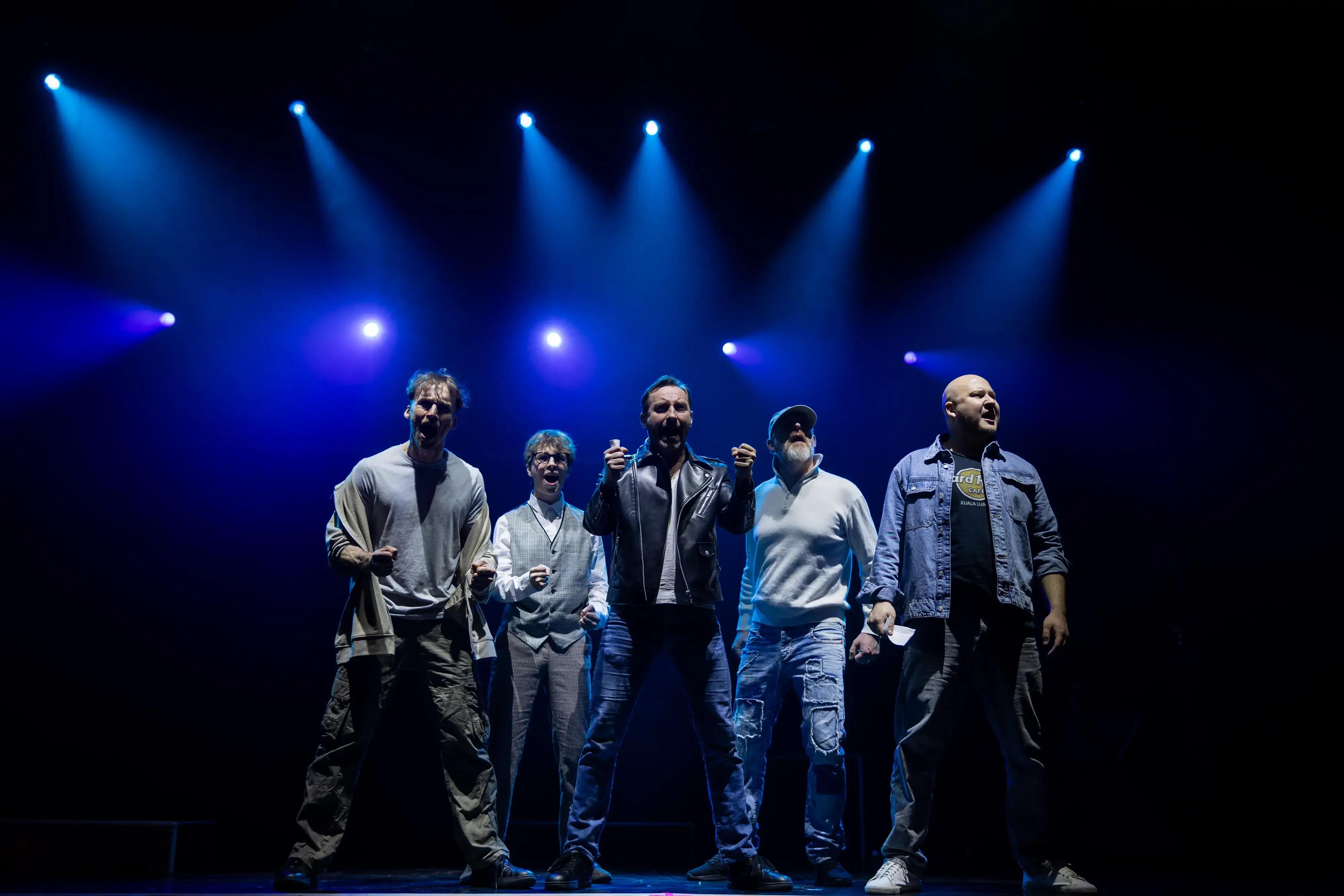 The Full Monty - Image 10