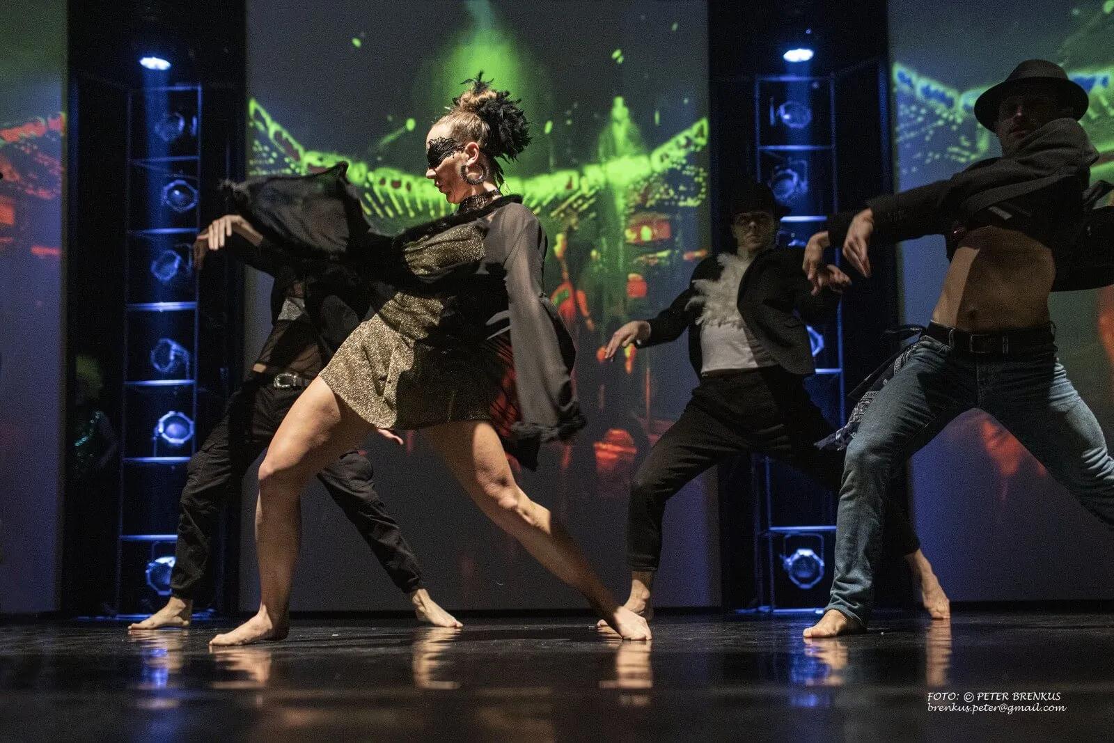 Romeo + Juliet - Image 7