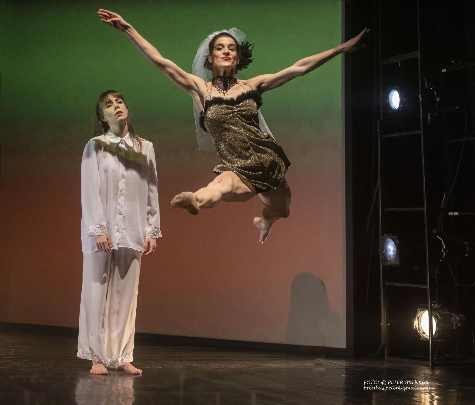 Romeo + Juliet - Image 10