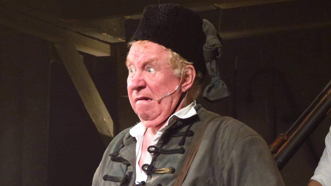 Painted on the glass - Image 8