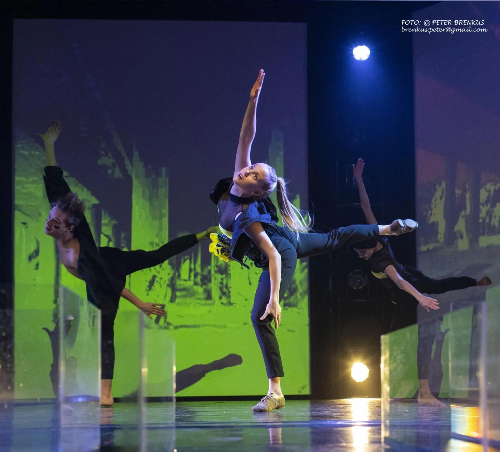 Romeo + Juliet - Image 4