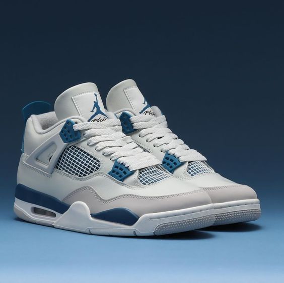 Air Jordan 4 "Military Blue"