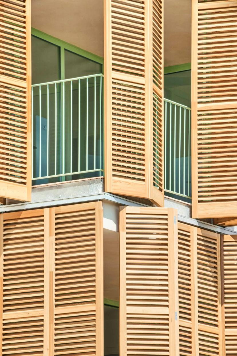 Façana de l’edifici bioclimàtic de 54 habitatges socials a Inca, Mallorca