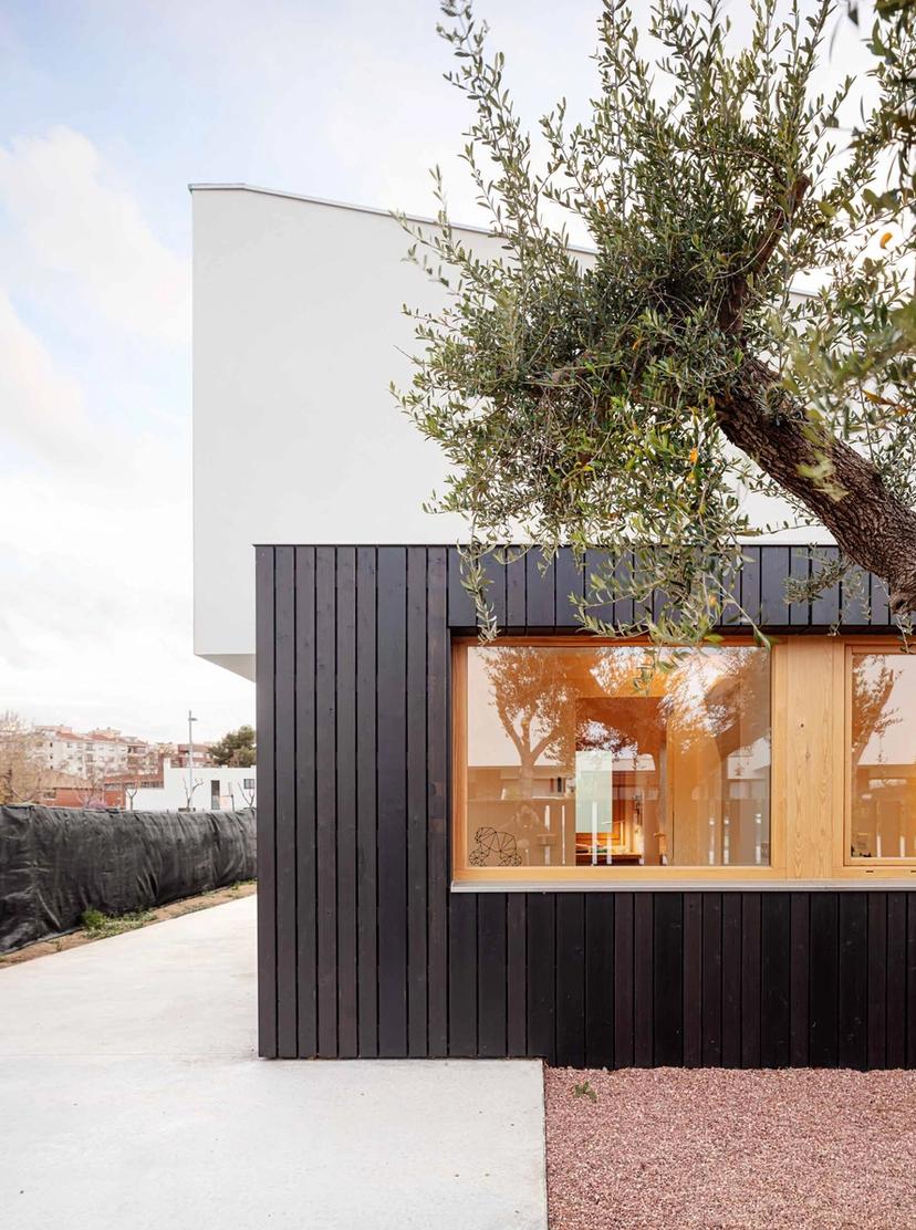 Casa GV, habitatge bioclimàtic a la Costa Daurada projectat per Alventosa Morell Arquitectes