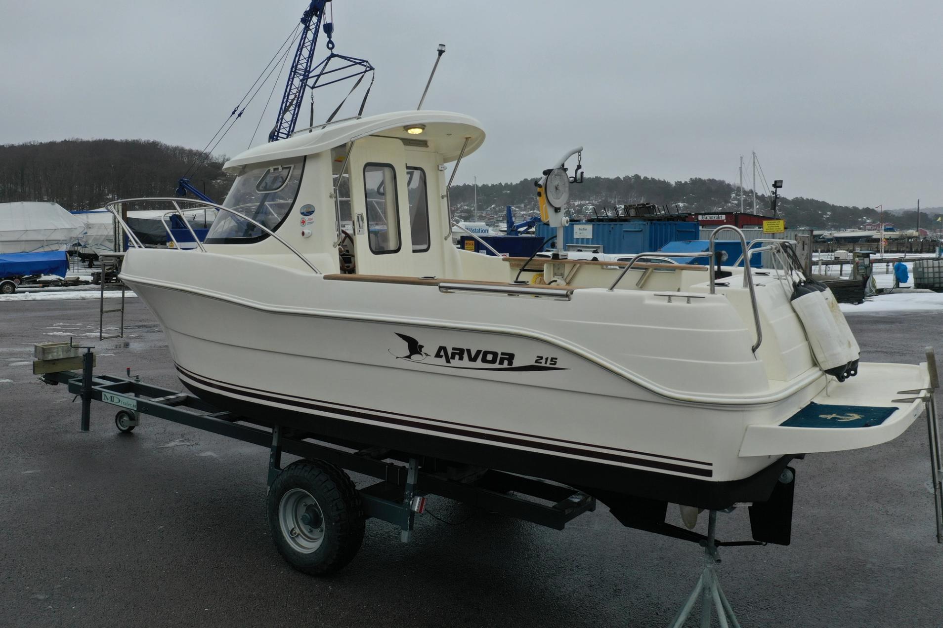 Arvor 215 fiskeutrustad