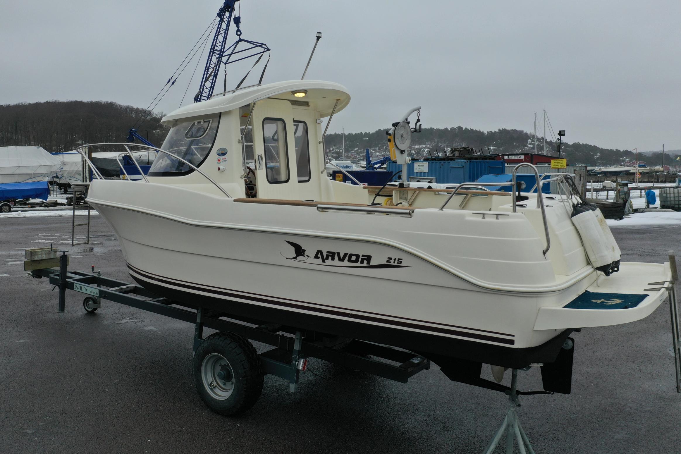 Arvor 215 fiskeutrustad