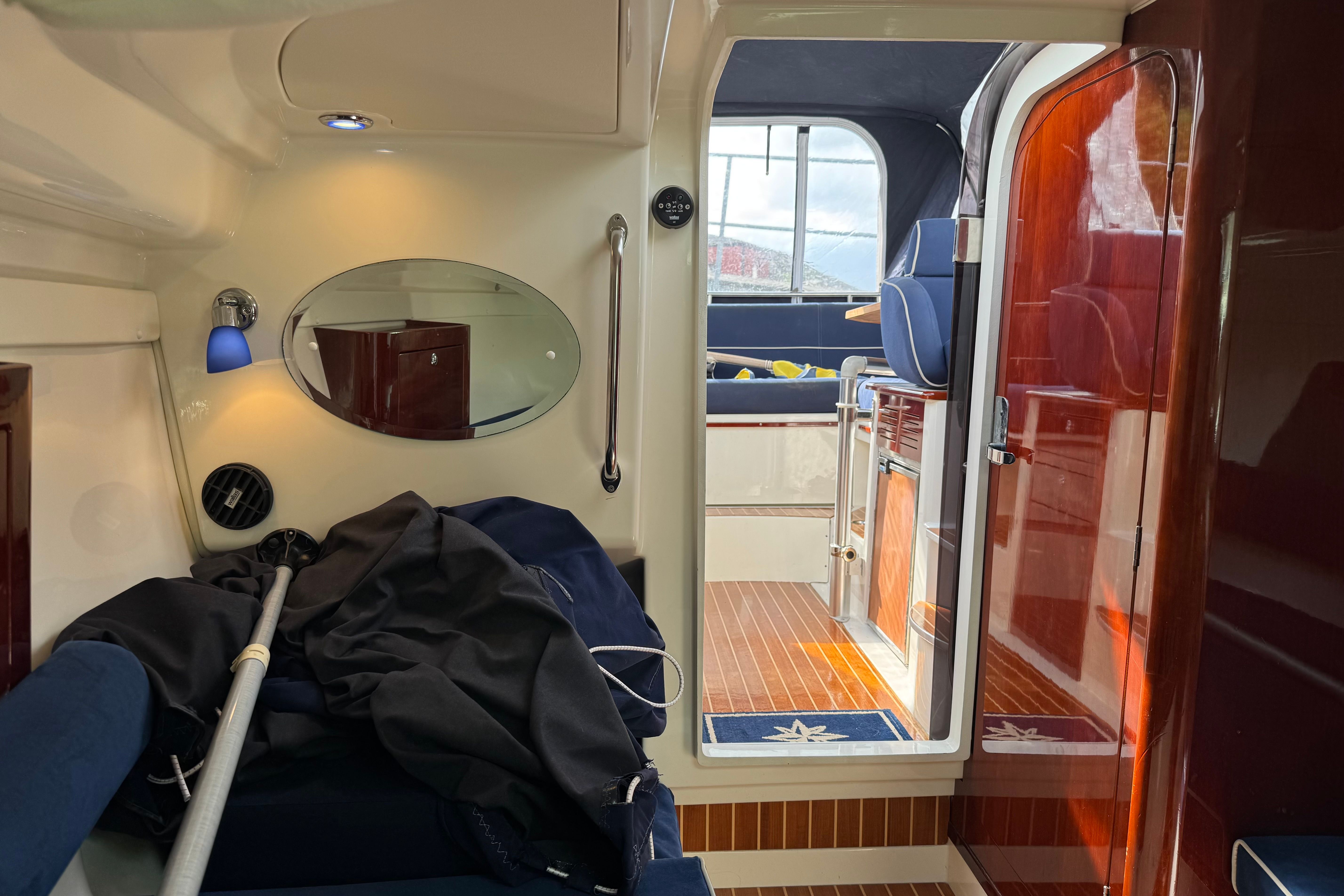 Aquador 23 DC vita skrovet