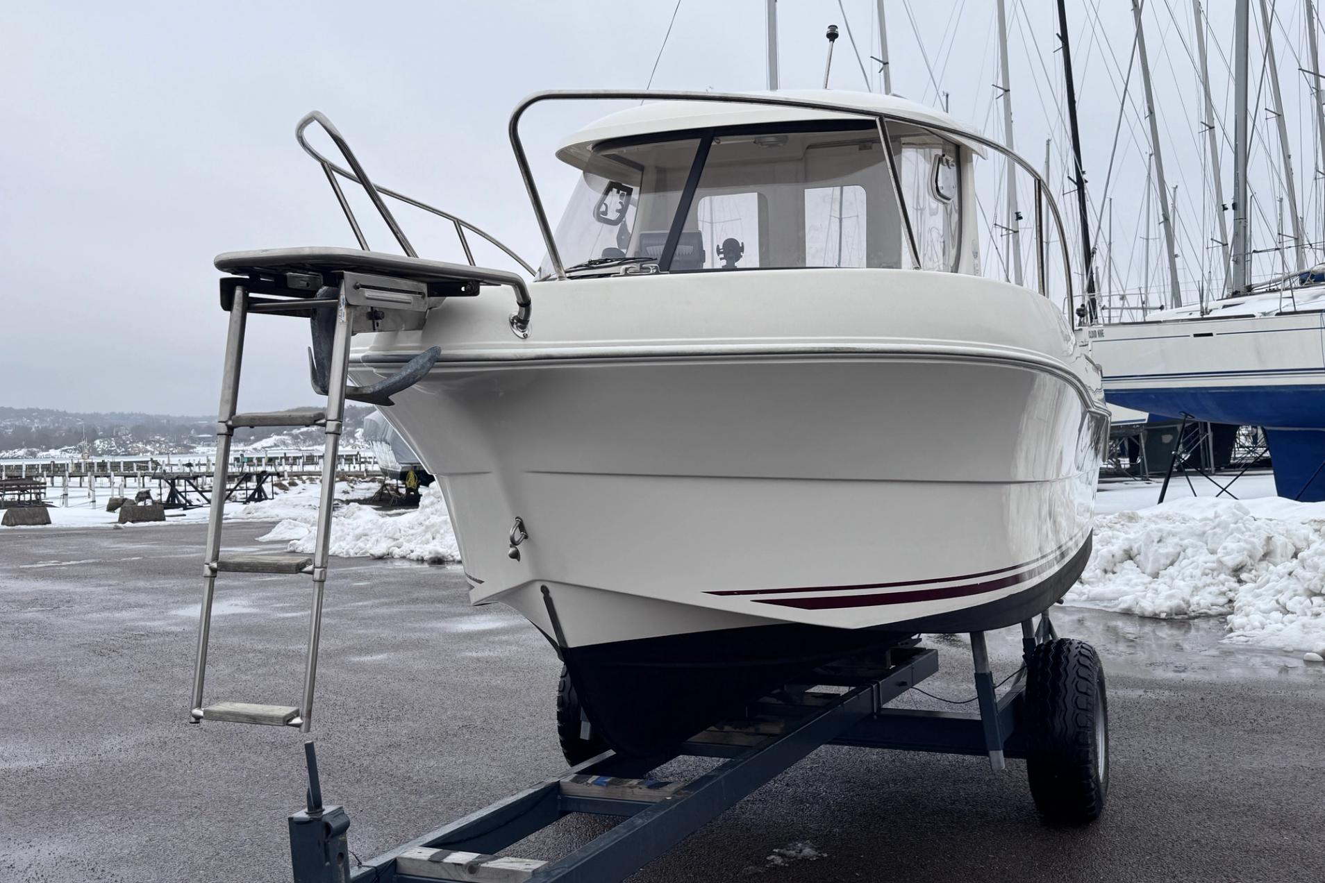 Arvor 215 fiskeutrustad