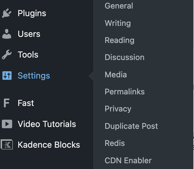 The settings submenu showing "Duplicate Post"
