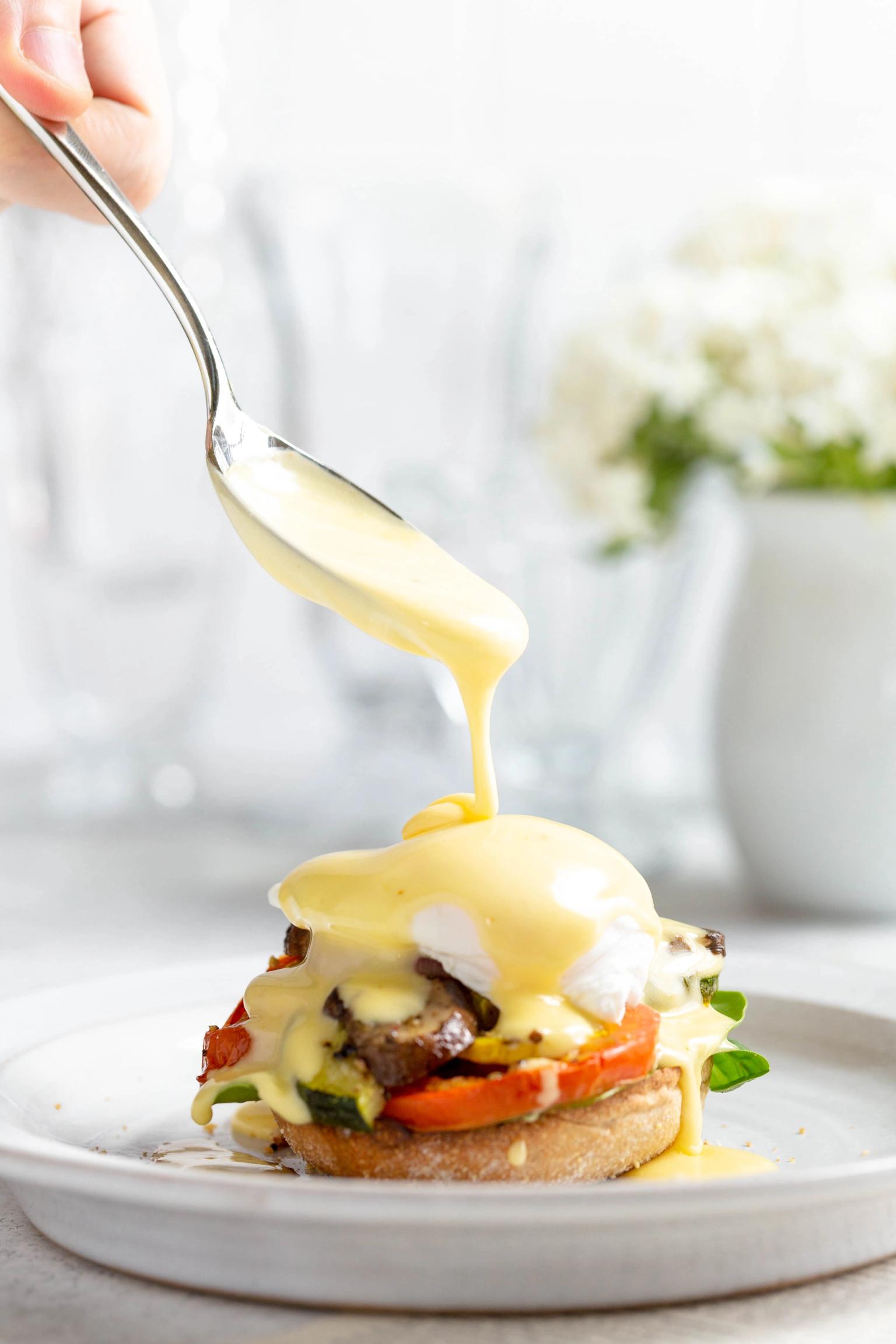 Classic French Hollandaise Sauce