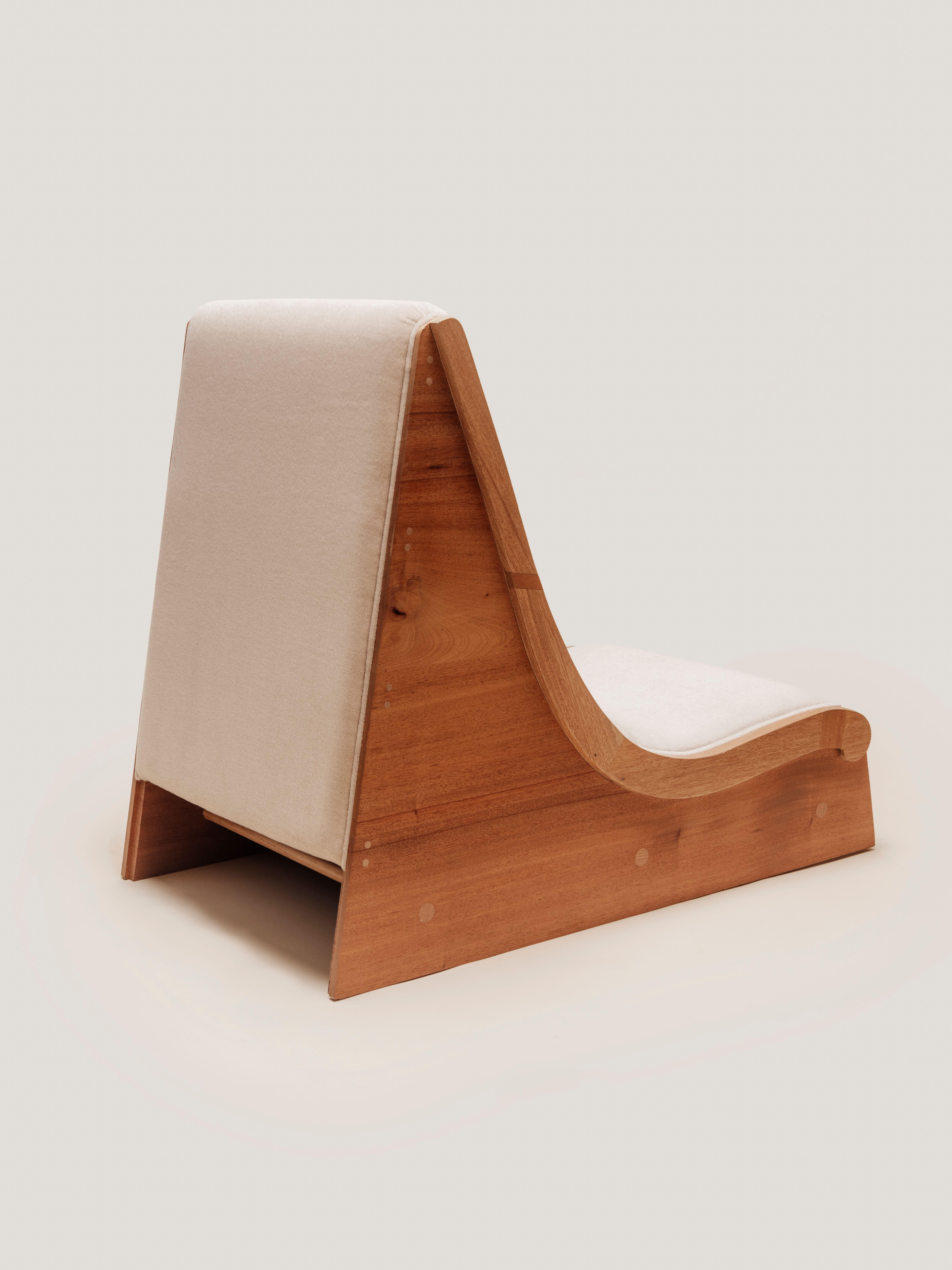 side view of heartleigh chair