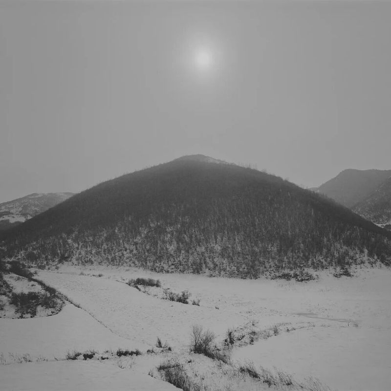 Image preview for Odes: A Journey Through The Poetry of Mountains and Rivers | 塔可：诗山河考 - 23