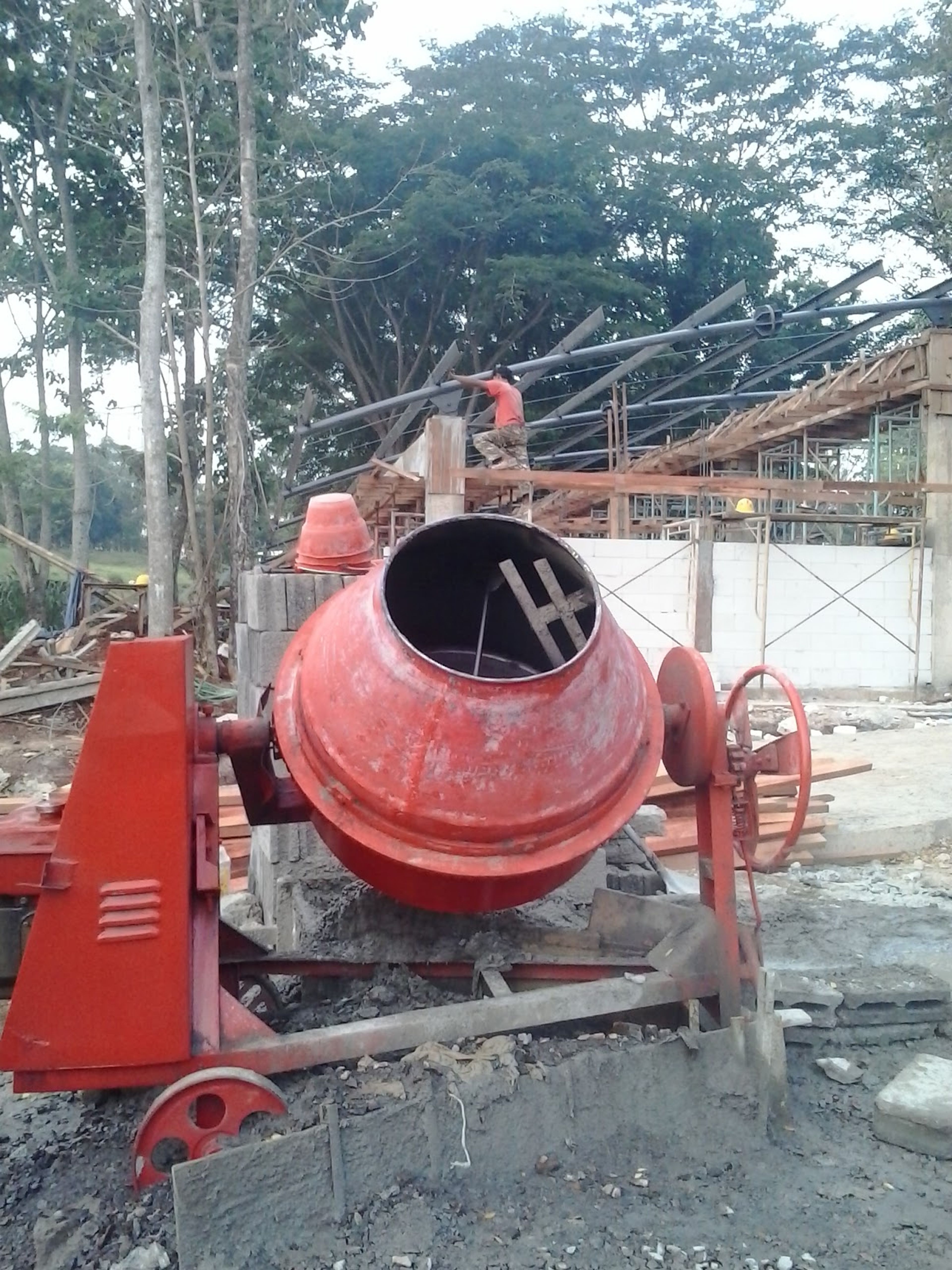 Molen beton di lokasi proyek