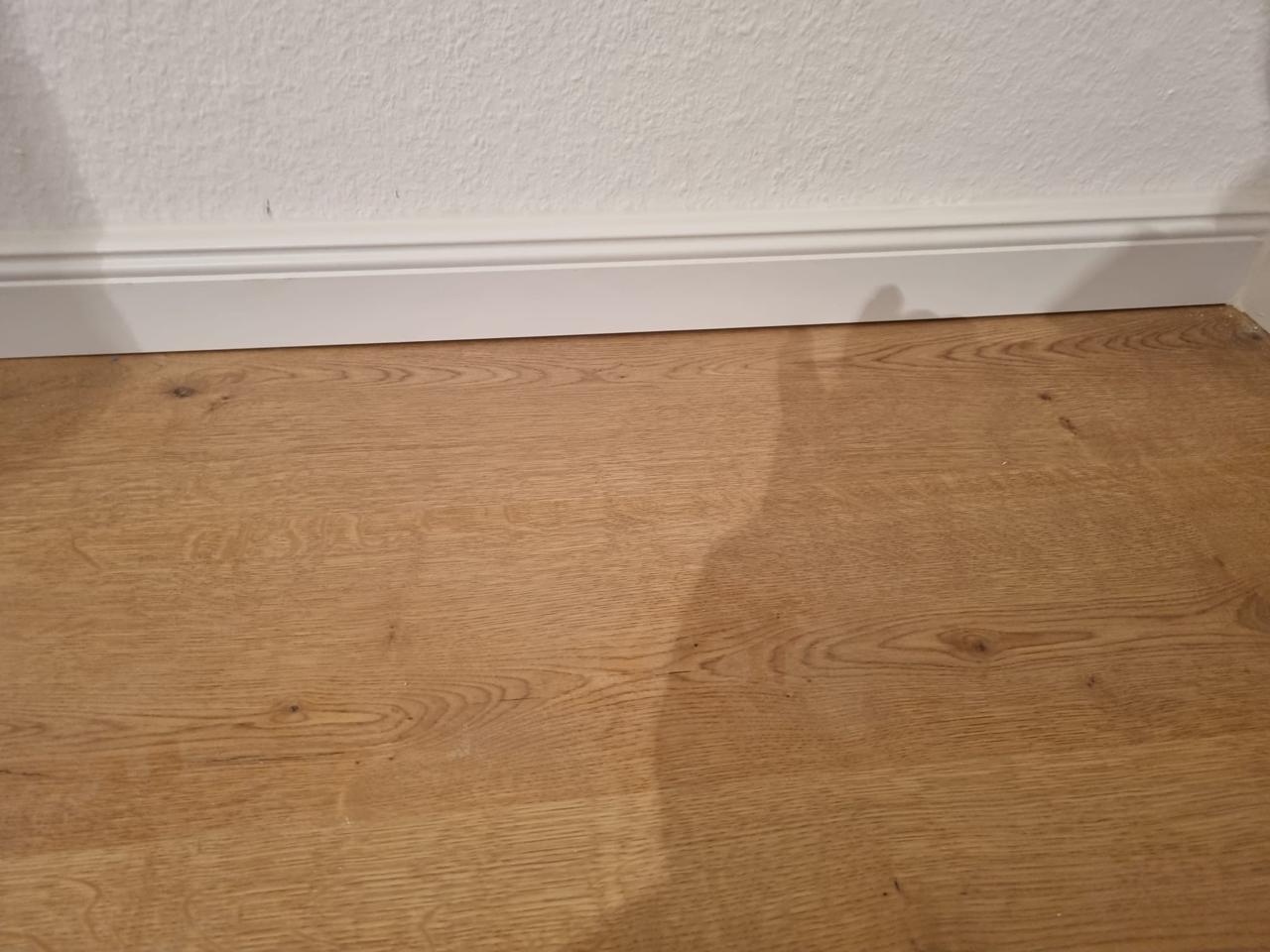 Montierung von Sockelleisten