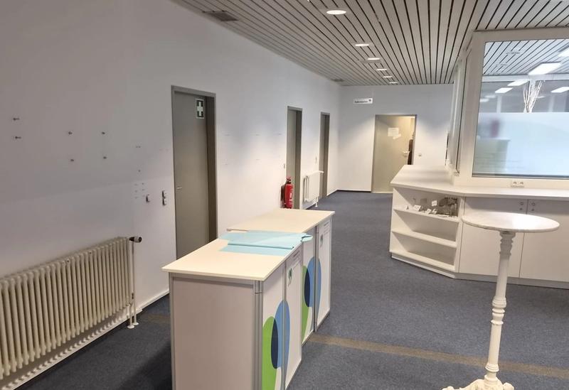 Flurbereiche zweifarbig gestrichen für die Stadtverwaltung Kiel