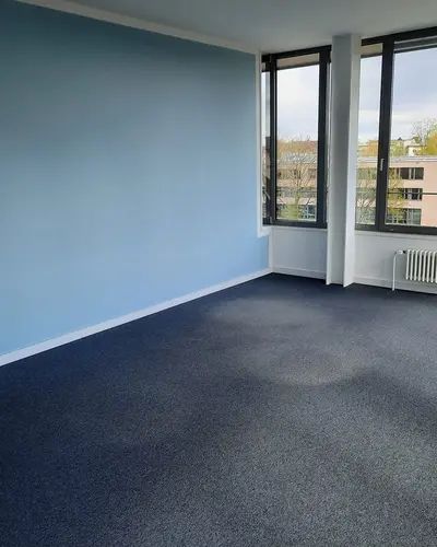 Wände streichen in hellblau