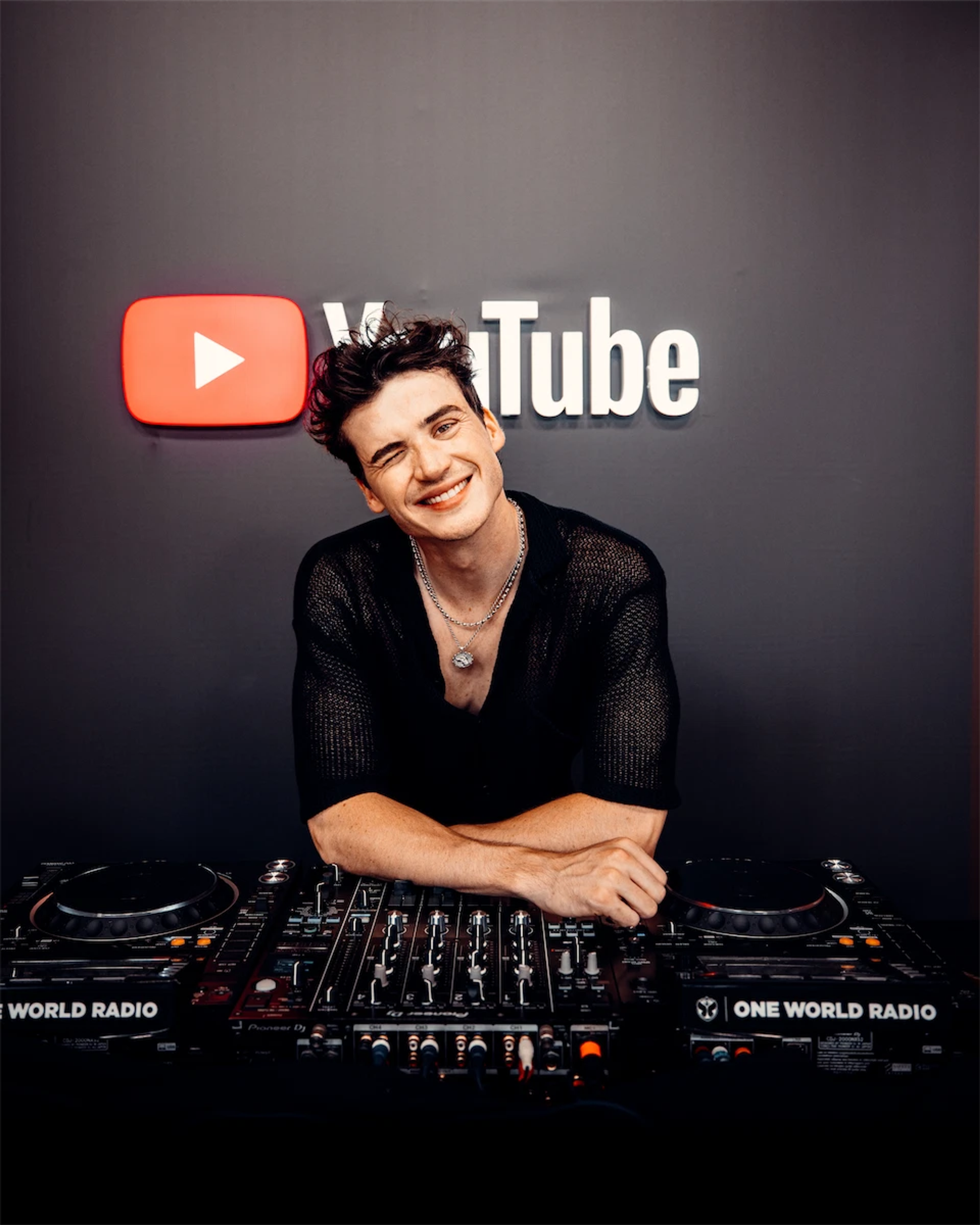 Henri pfr world tour photo concert